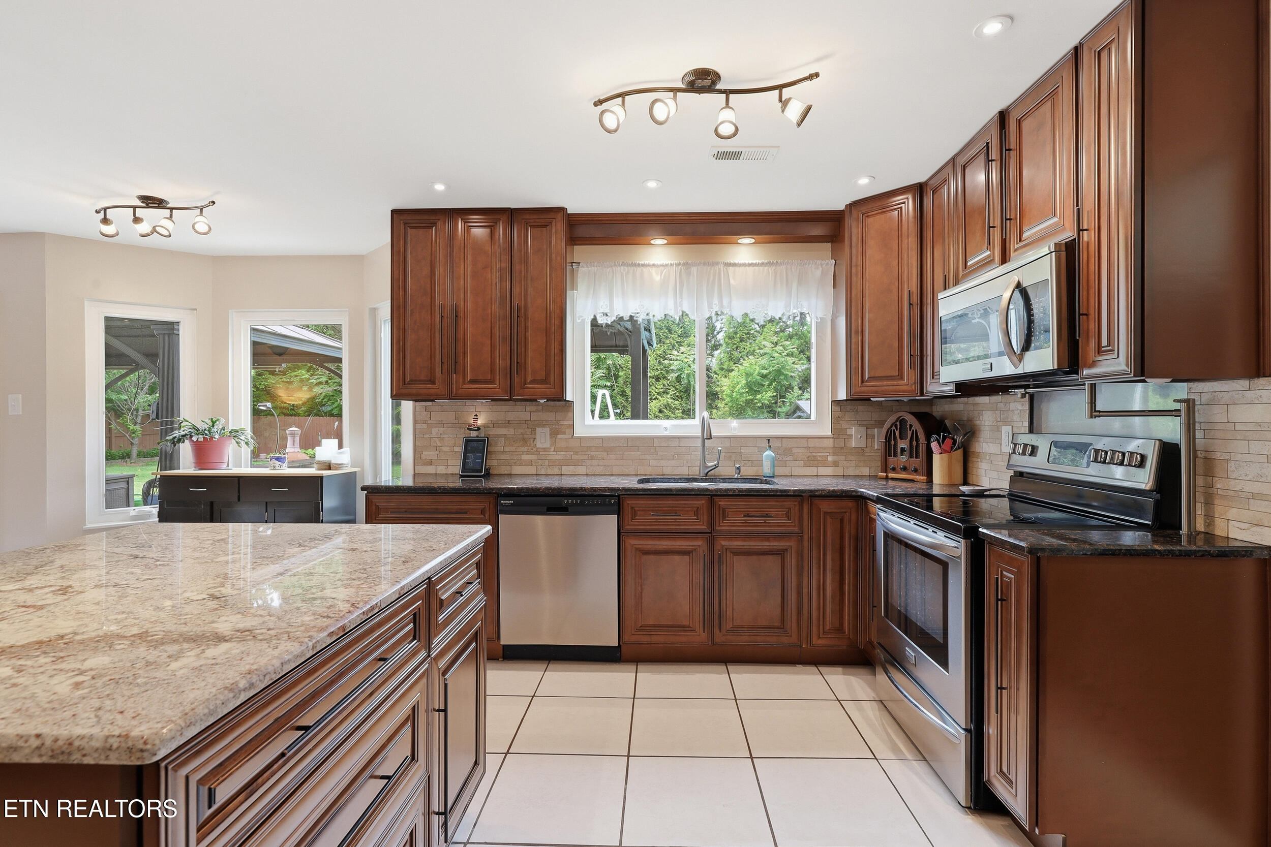 2279 Willingham Lane Maryville TN 37803