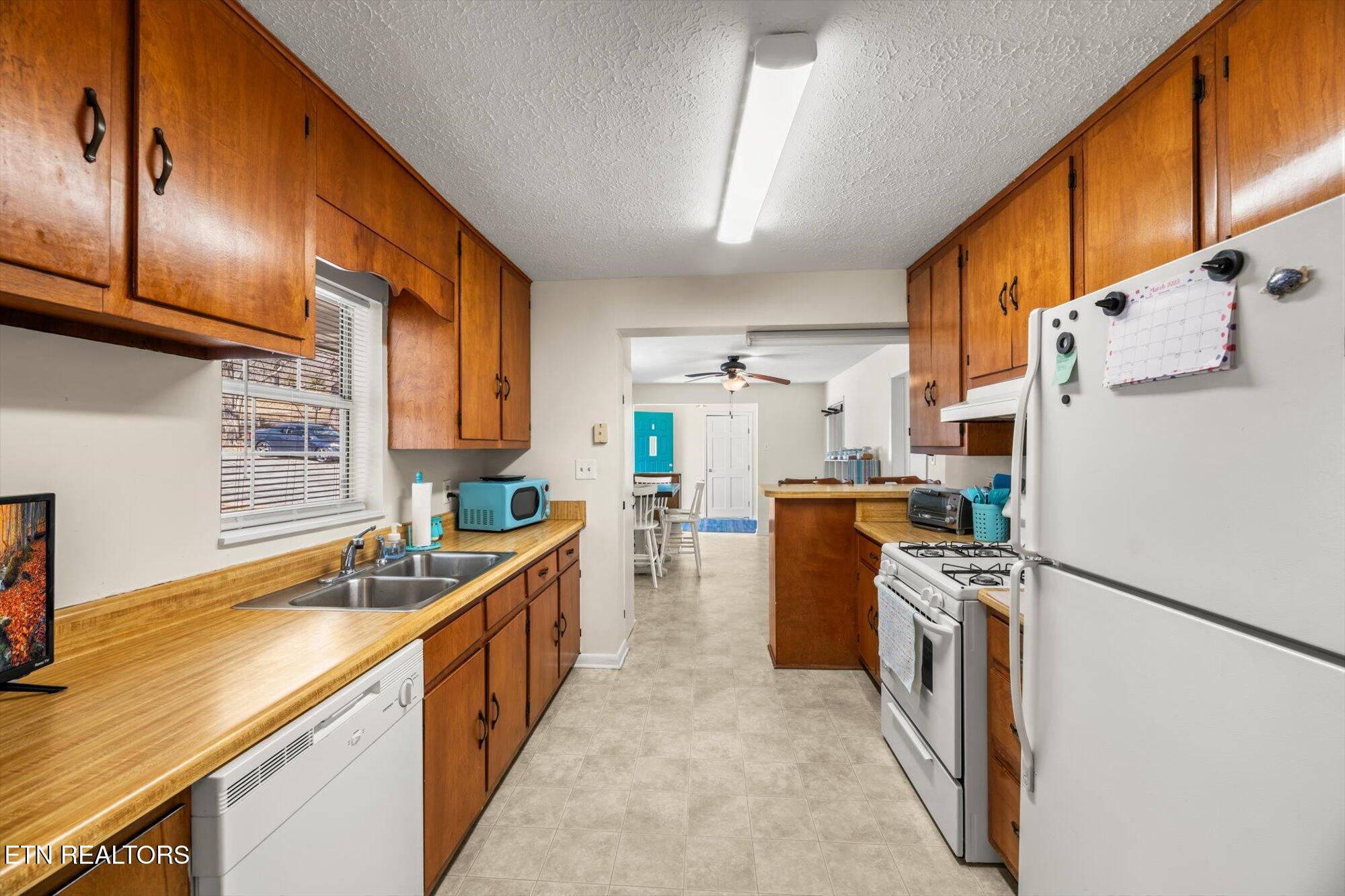 833 Ridgeview Drive Clinton TN 37716
