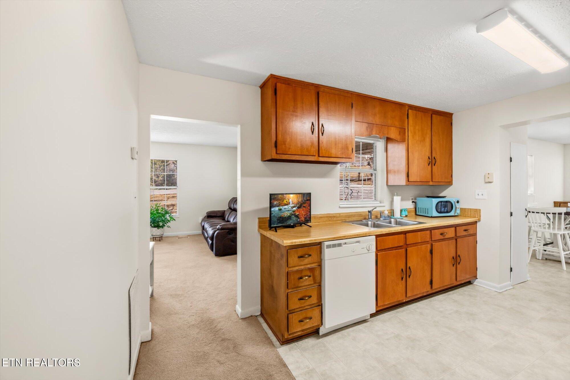 833 Ridgeview Drive Clinton TN 37716