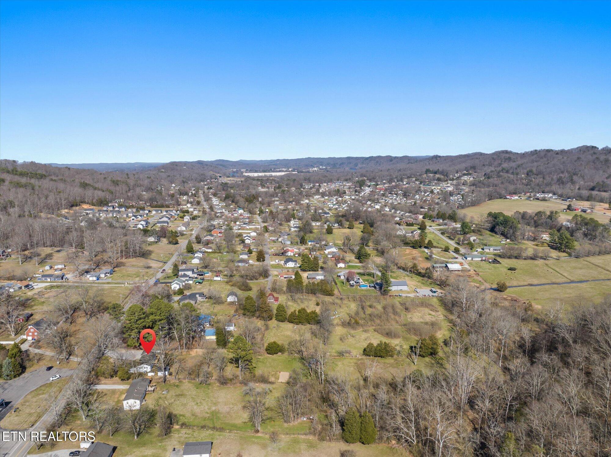 833 Ridgeview Drive Clinton TN 37716