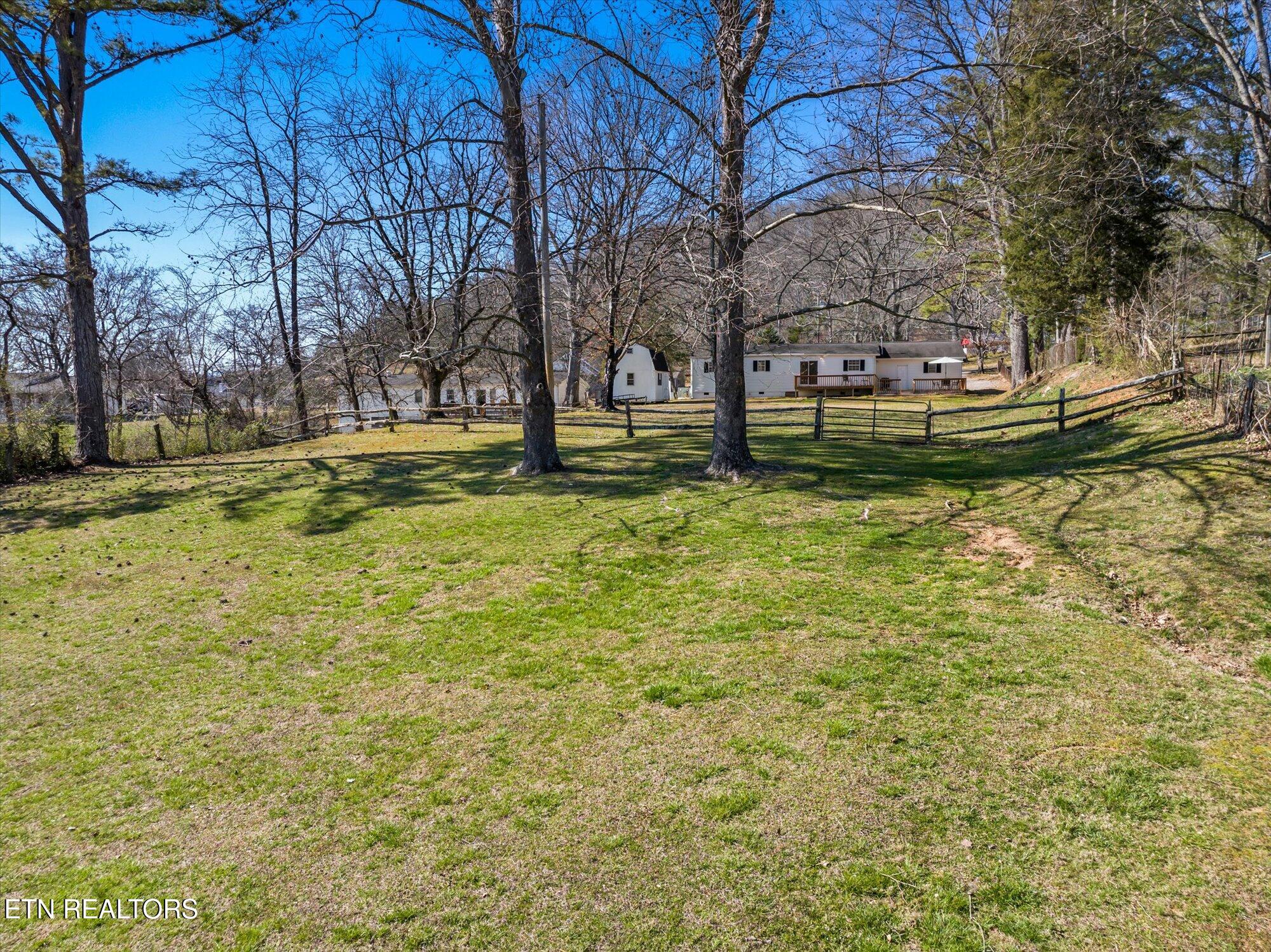 833 Ridgeview Drive Clinton TN 37716