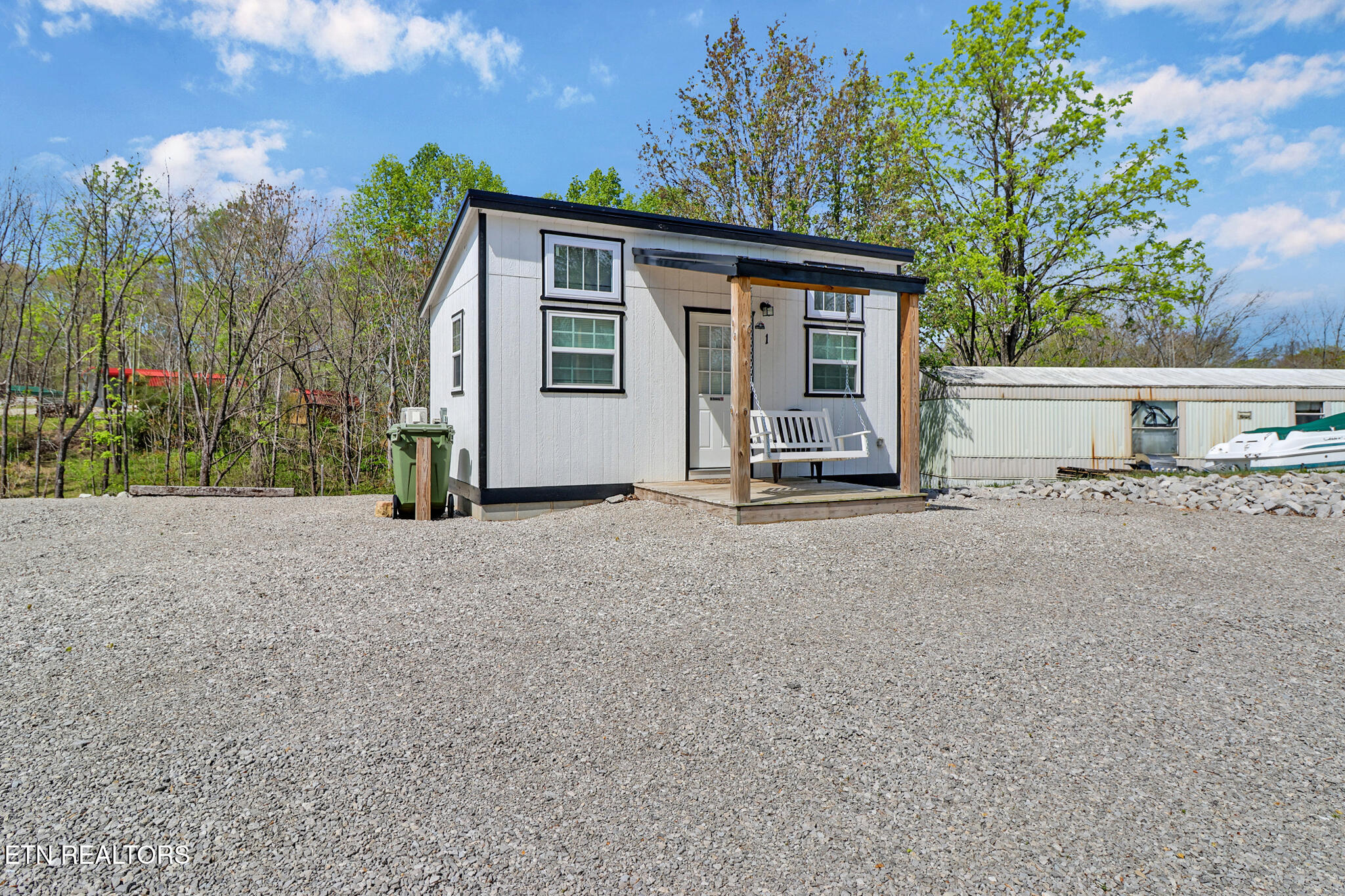 5087 Eagles Cove Road Byrdstown TN 38549