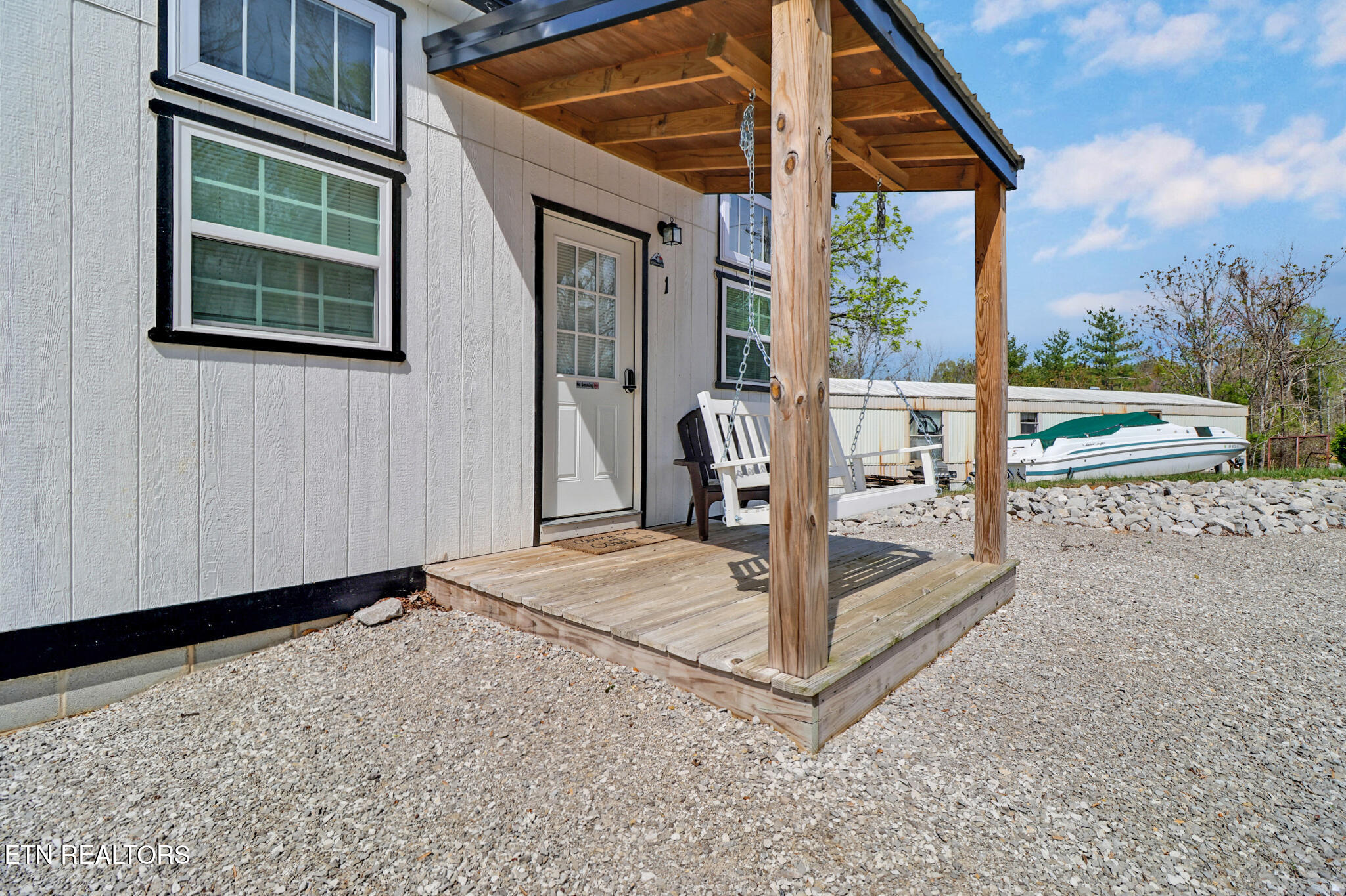 5087 Eagles Cove Road Byrdstown TN 38549