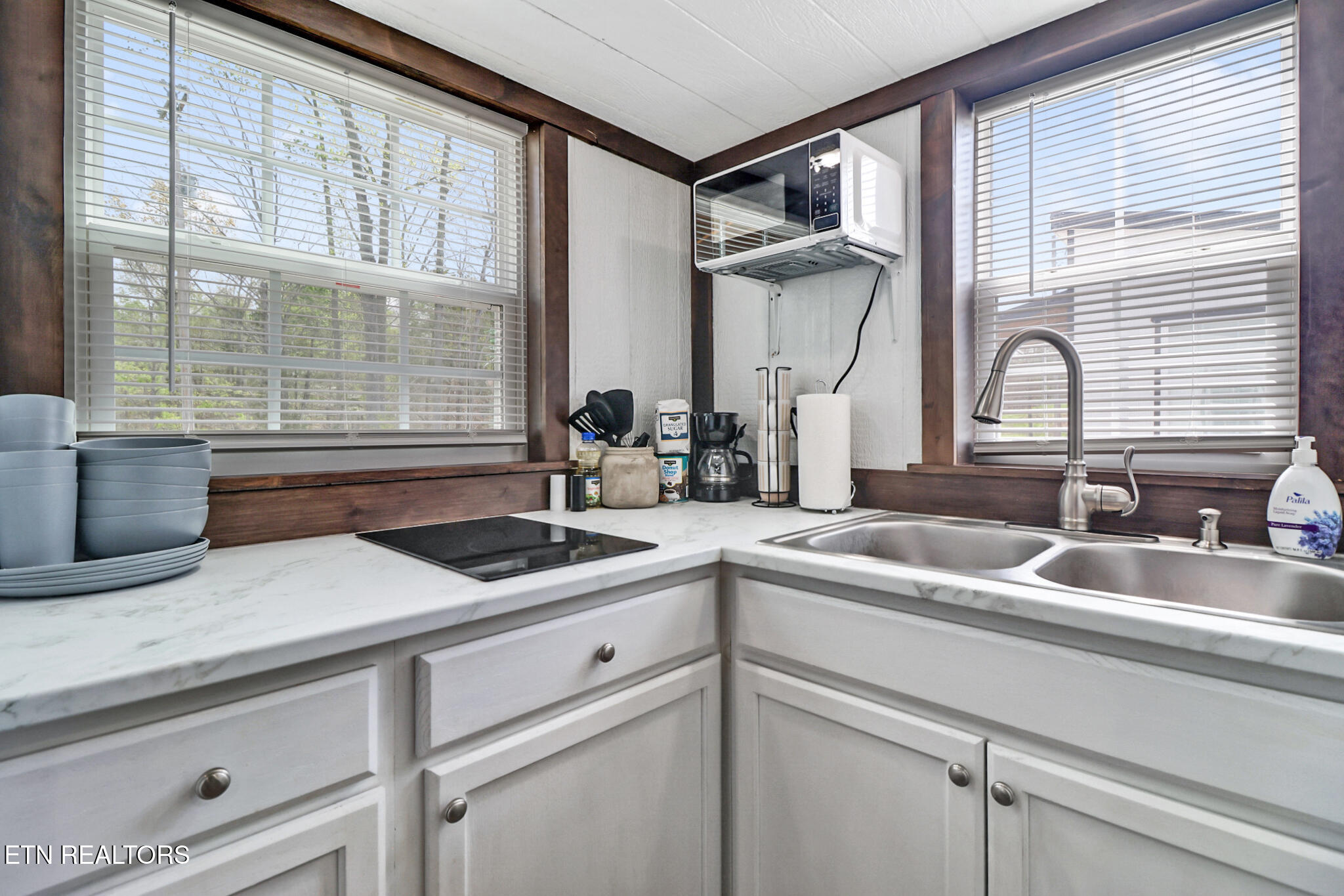 5087 Eagles Cove Road Byrdstown TN 38549