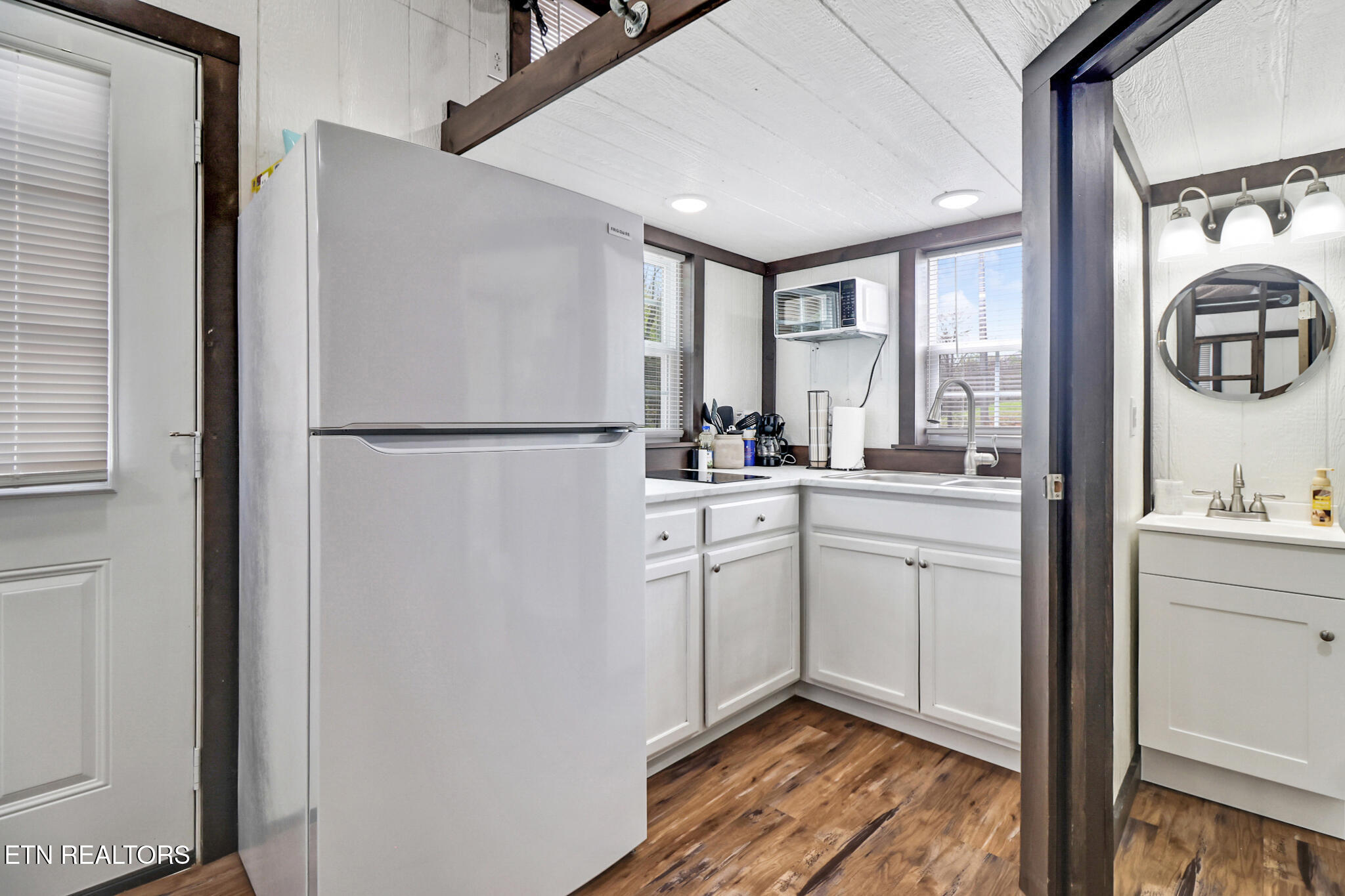 5087 Eagles Cove Road Byrdstown TN 38549