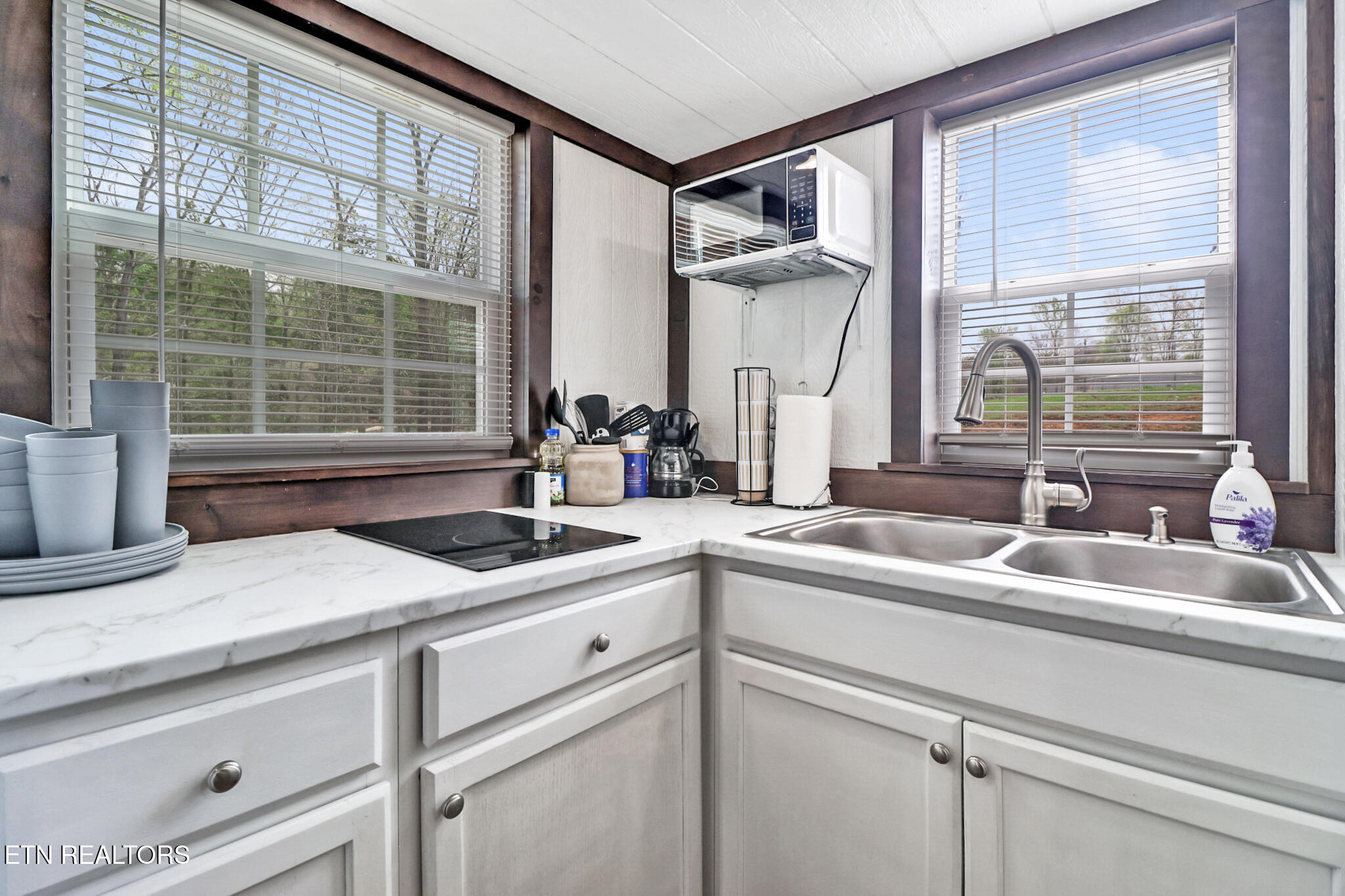 5087 Eagles Cove Road Byrdstown TN 38549