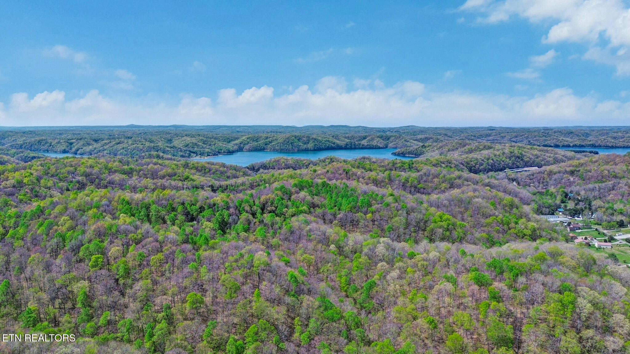 5087 Eagles Cove Road Byrdstown TN 38549