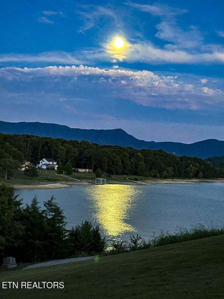 1964 Harbor Hills Drive Dandridge TN 37725