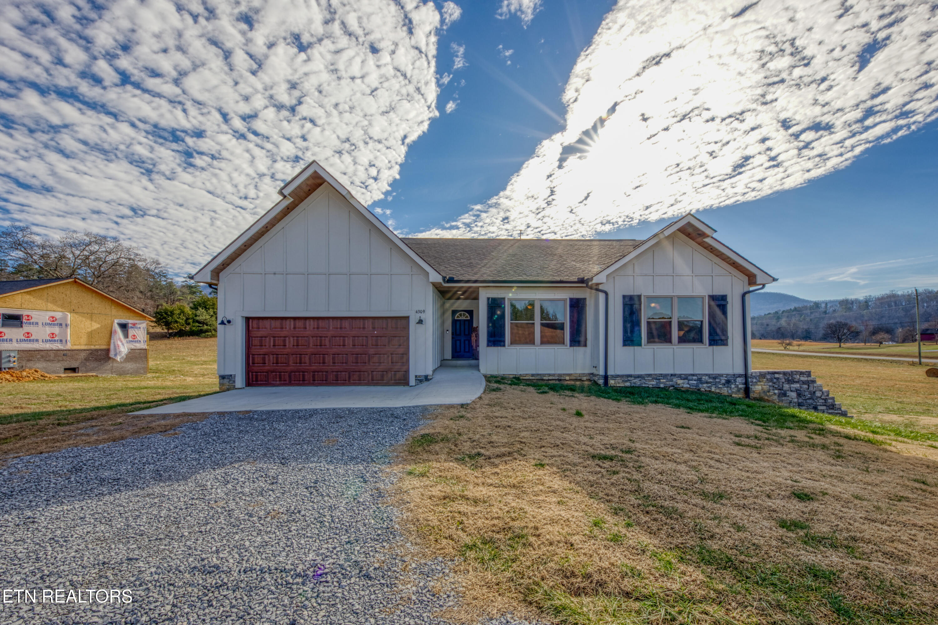4309 Newport Highway Dandridge TN 37725