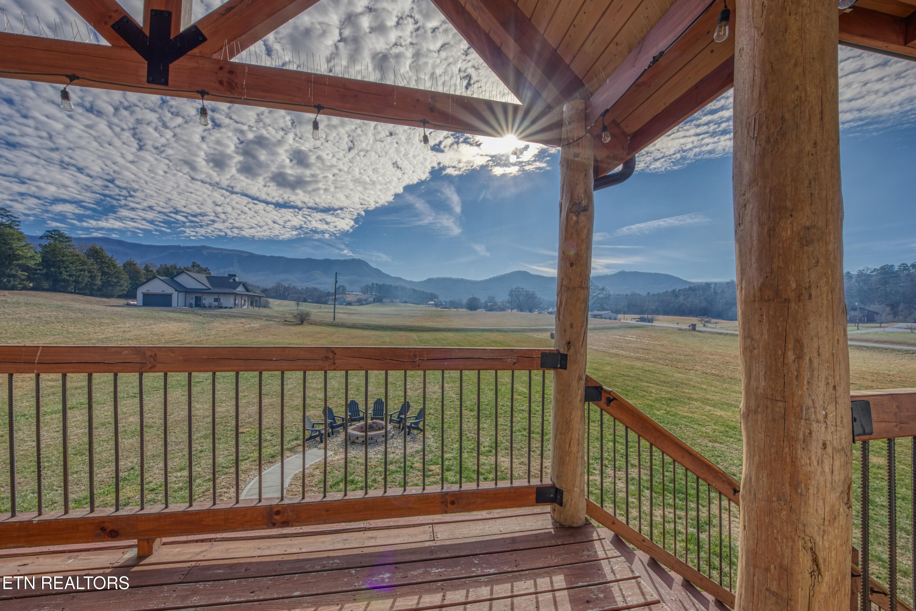 4309 Newport Highway Dandridge TN 37725