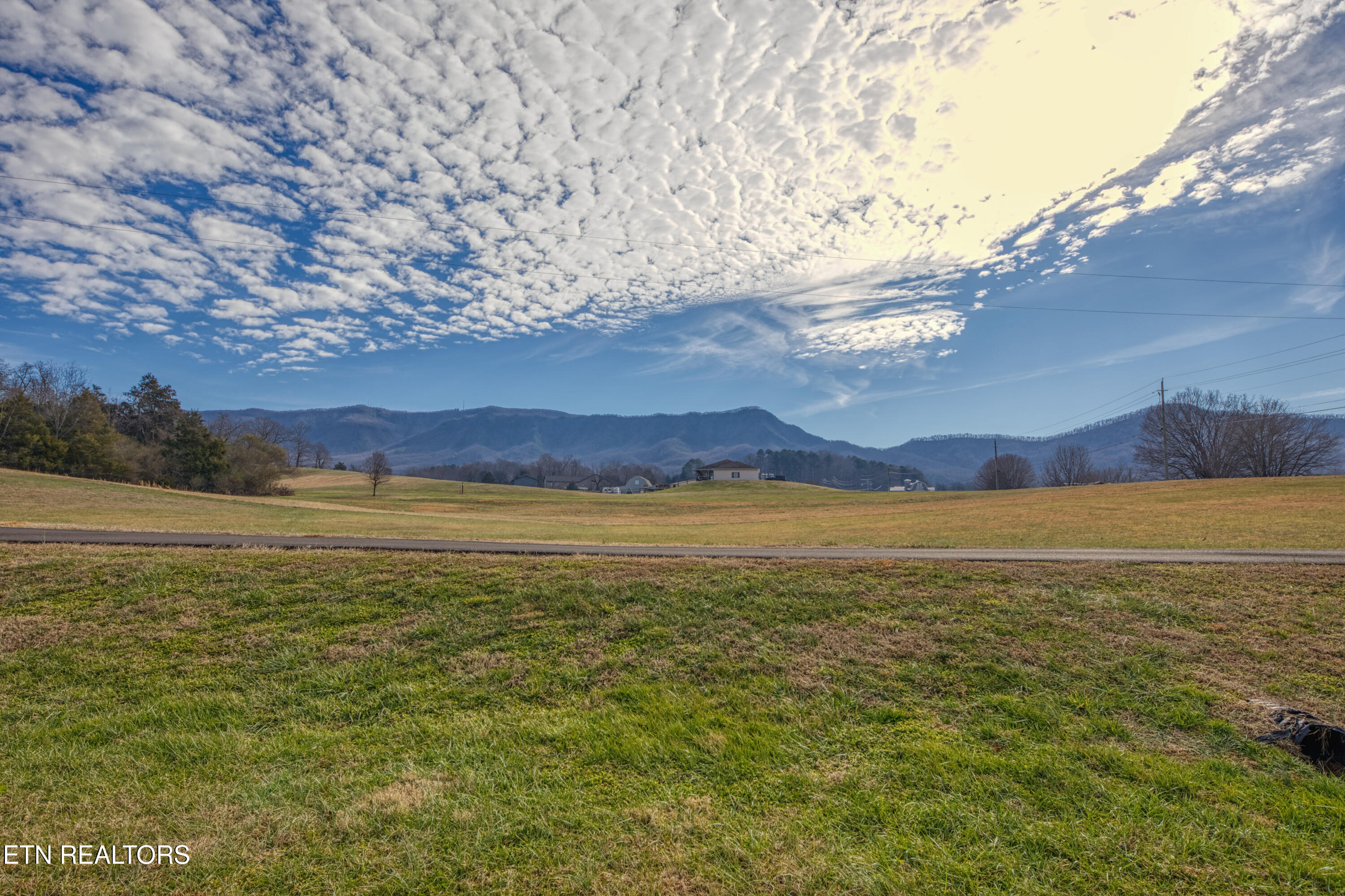 4309 Newport Highway Dandridge TN 37725
