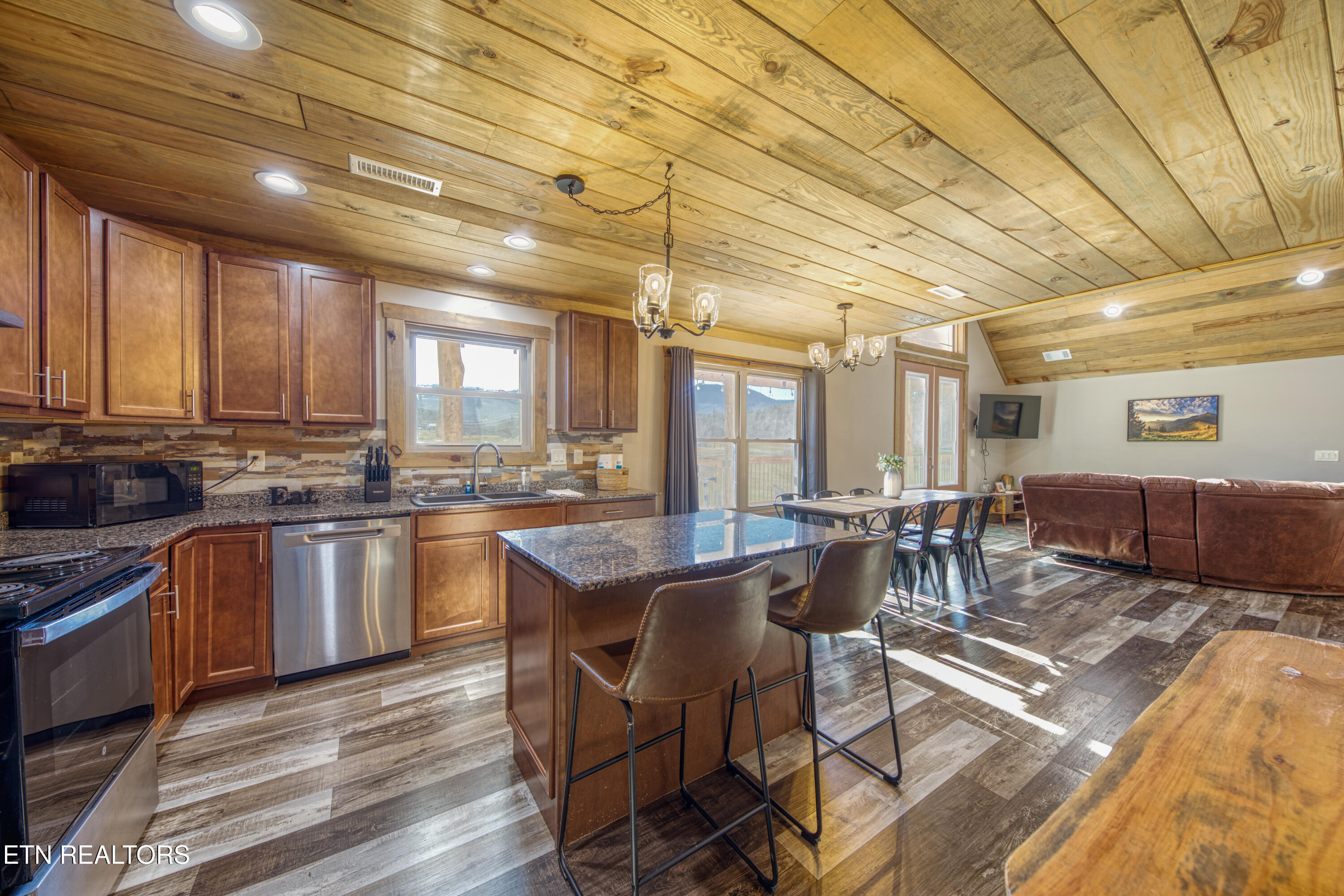 4309 Newport Highway Dandridge TN 37725