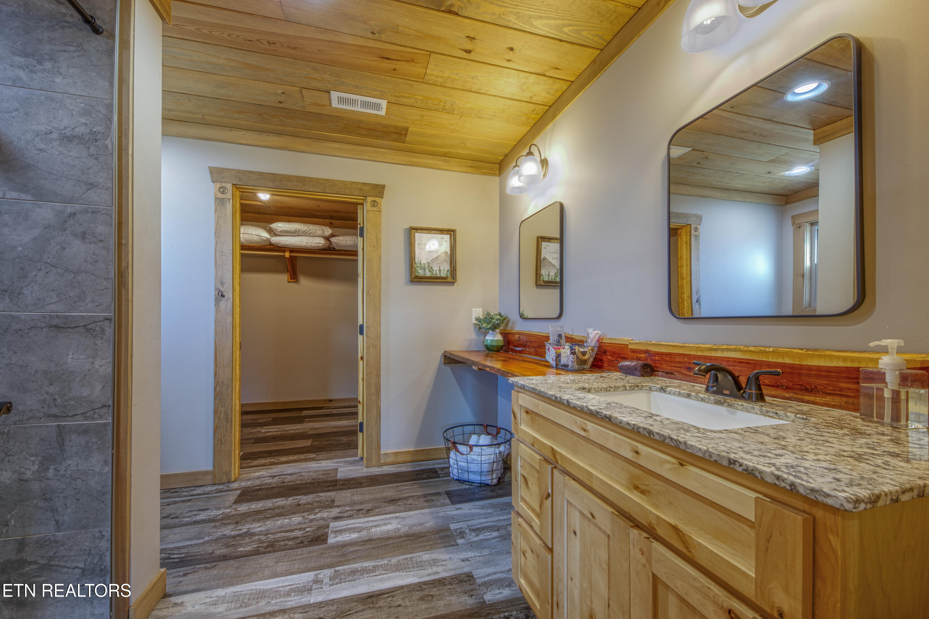 4309 Newport Highway Dandridge TN 37725
