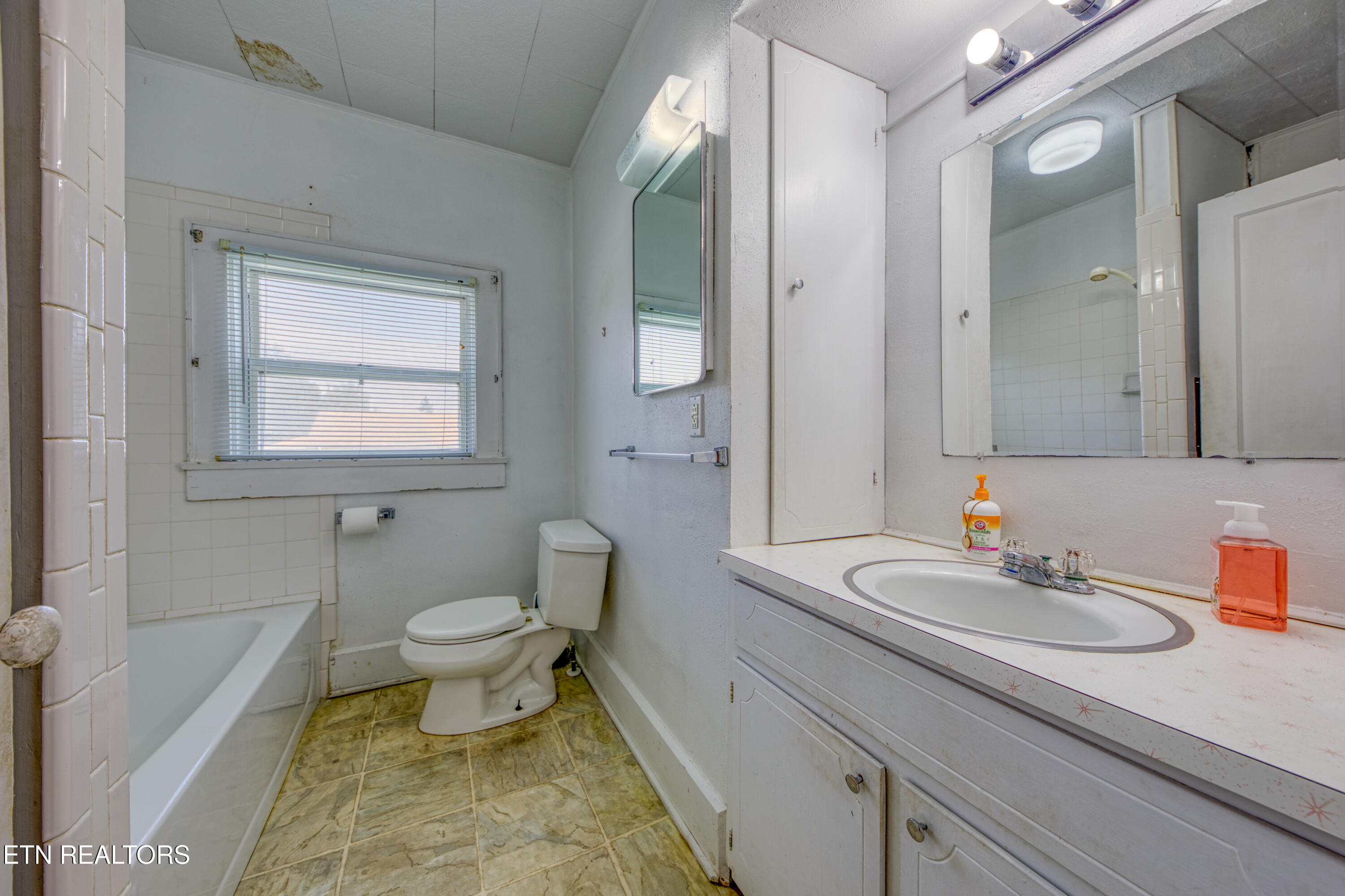 1308 Mcarthur Road Maryville TN 37804