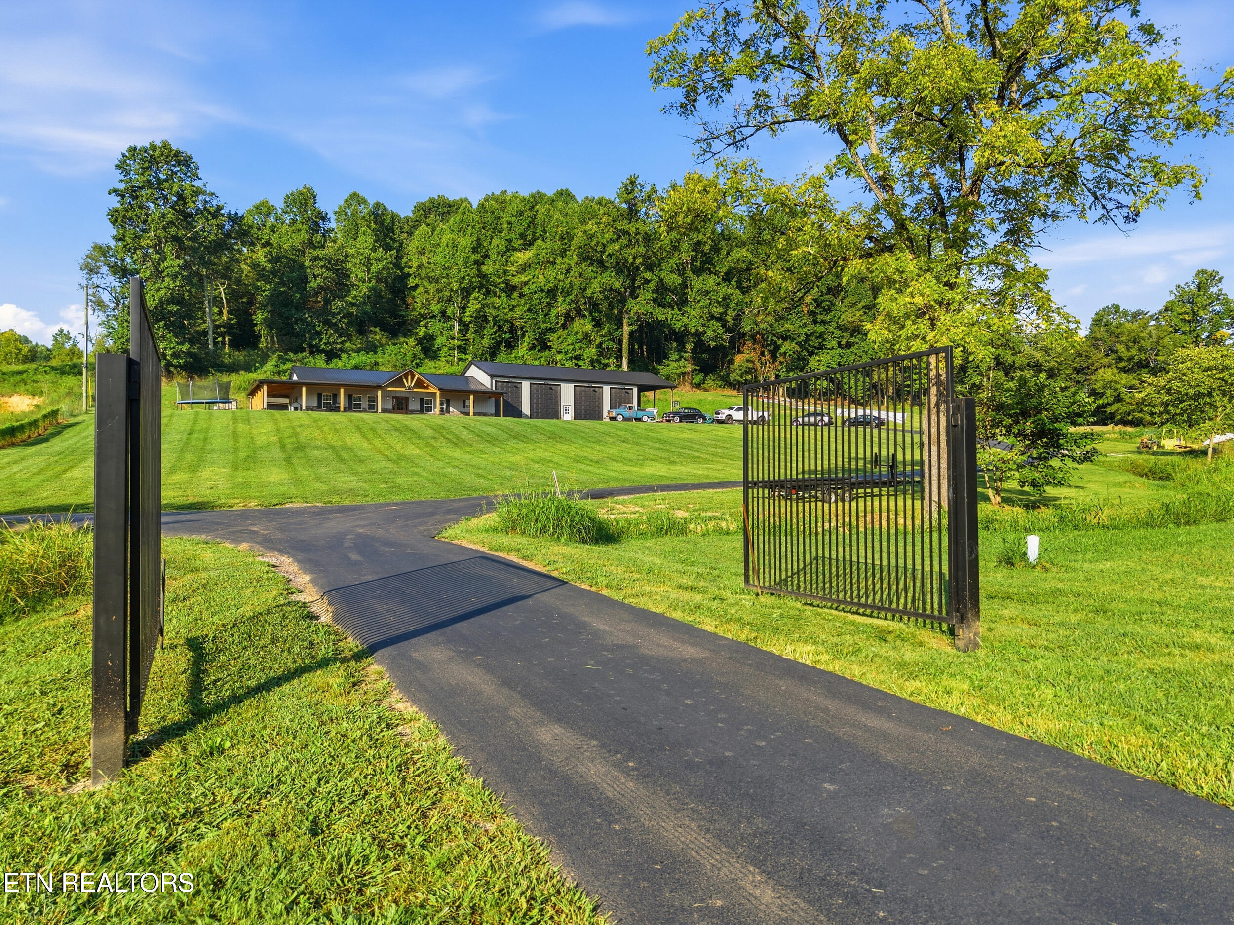 123 Raccoon Valley Road Maynardville TN 37807