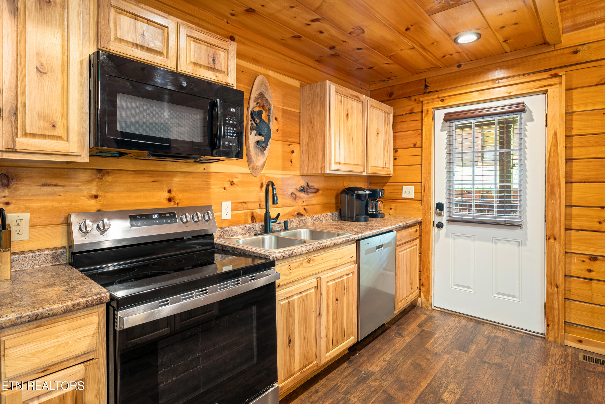 531 Blackberry Ridge Way Pigeon Forge TN 37863