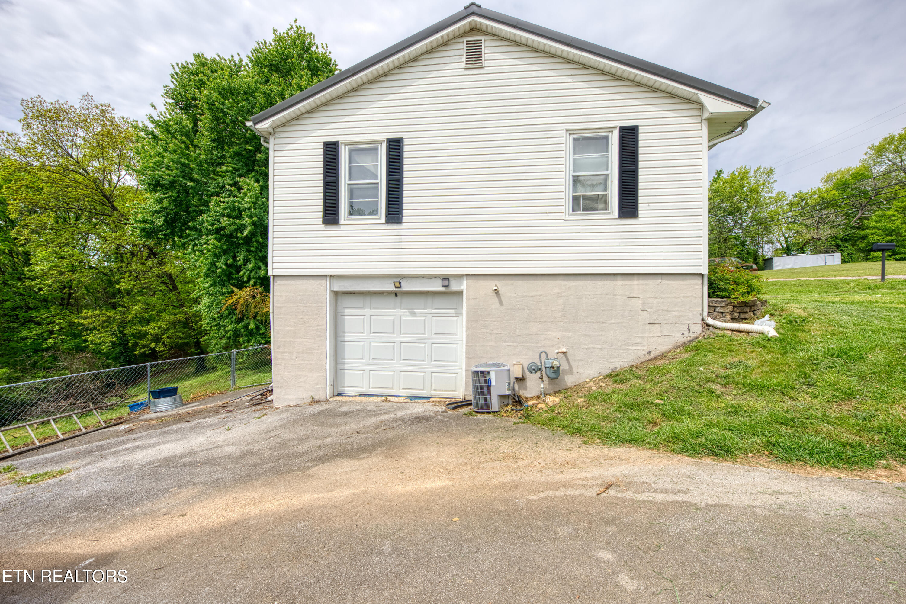 731 Highland Avenue Loudon TN 37774