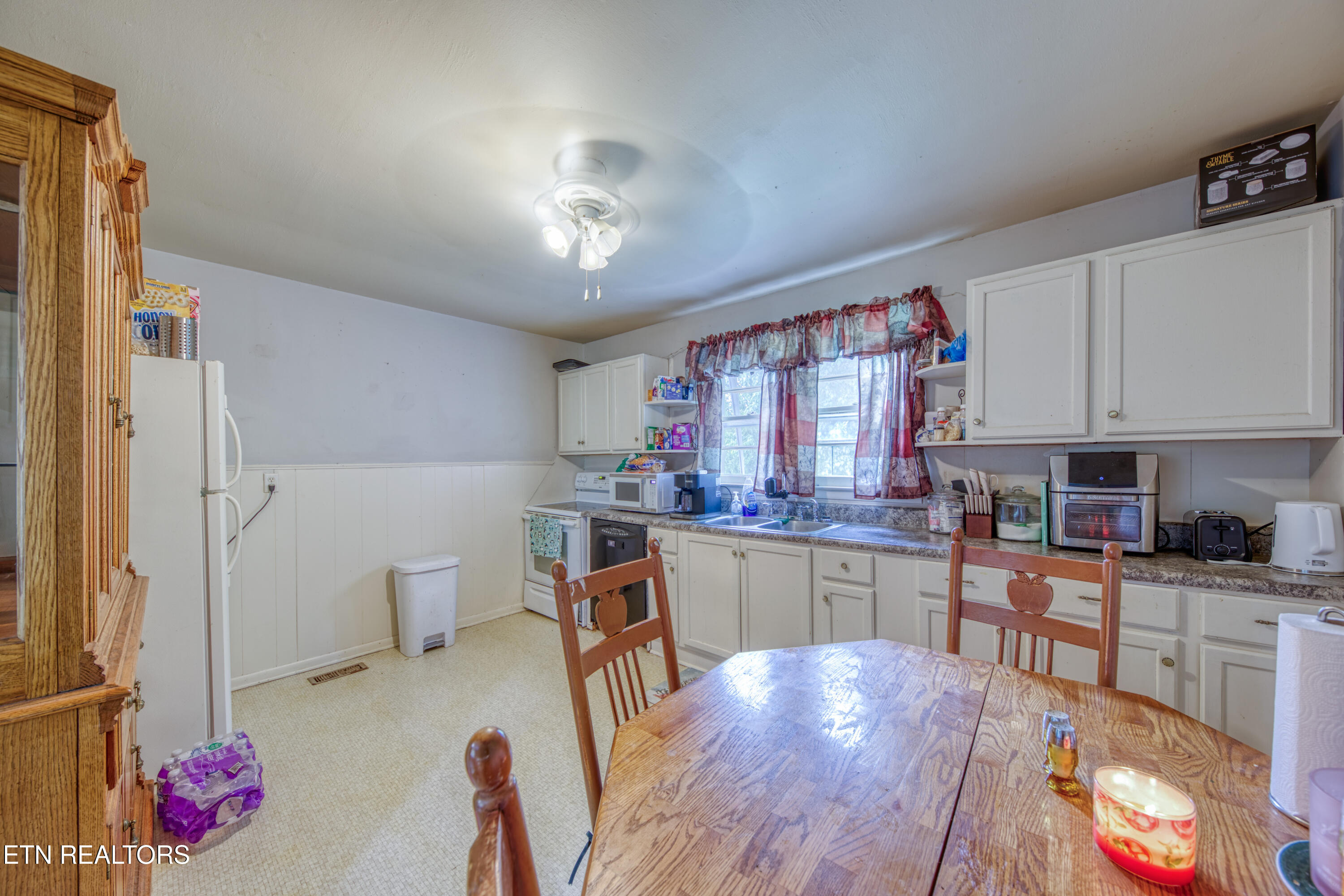 731 Highland Avenue Loudon TN 37774