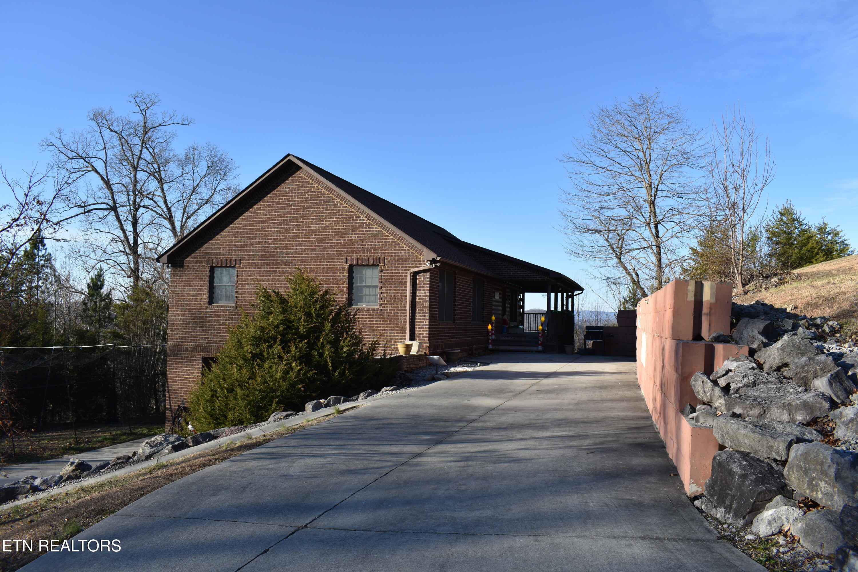 320 Sara Lane Maynardville TN 37807