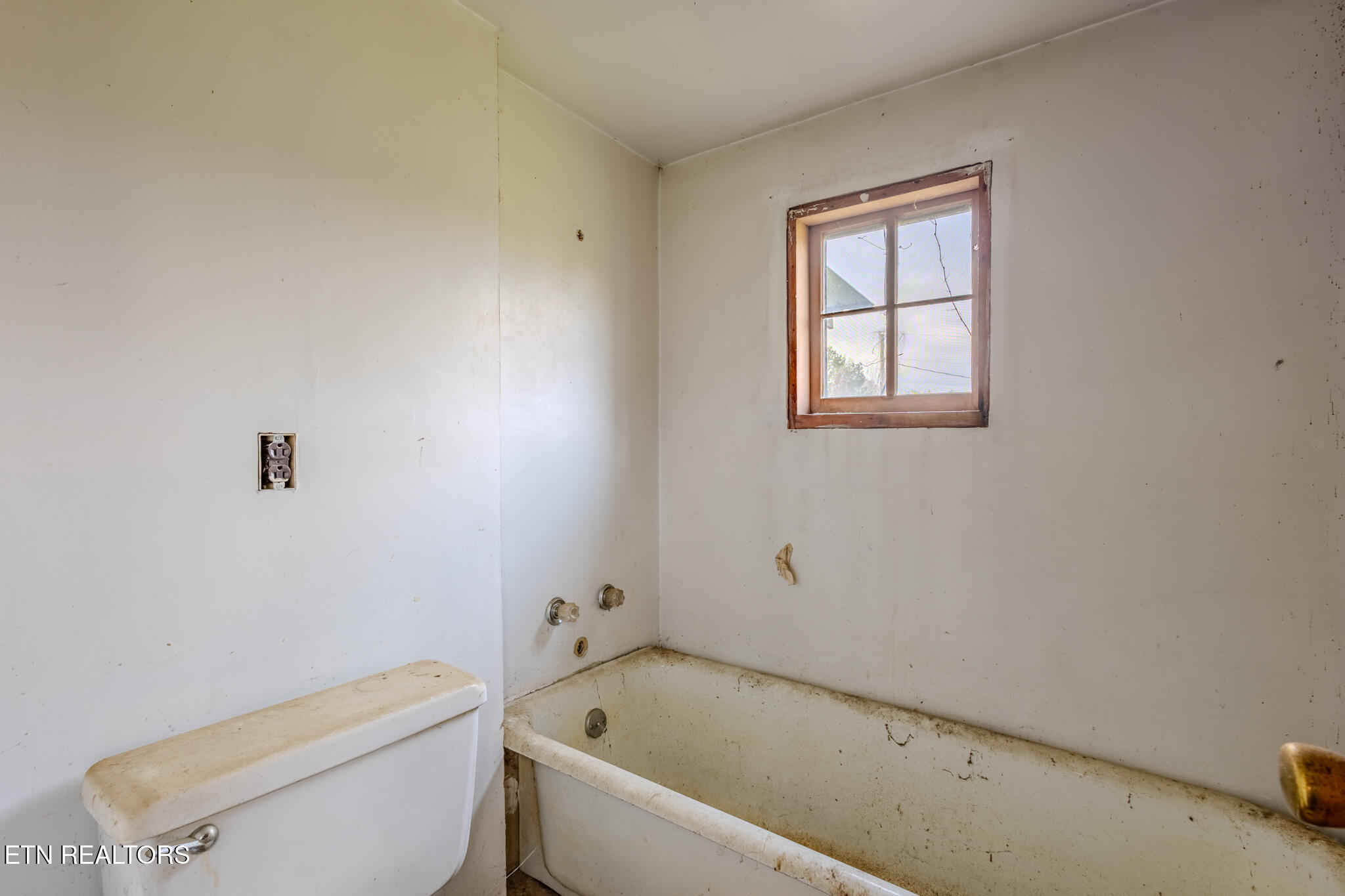 248 Woody Avenue Harriman TN 37748