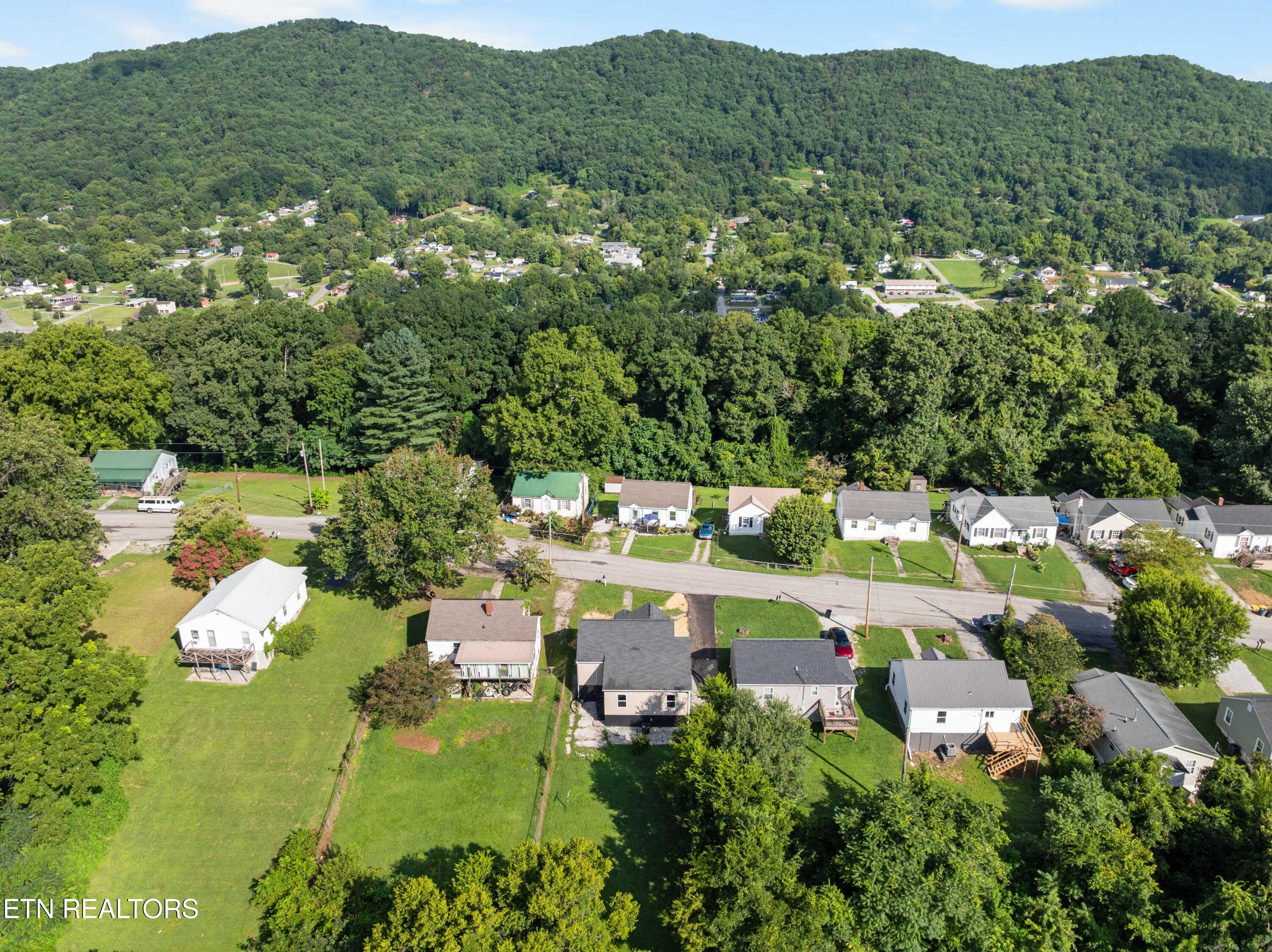 609 Rose Hill Drive Lafollette TN 37766