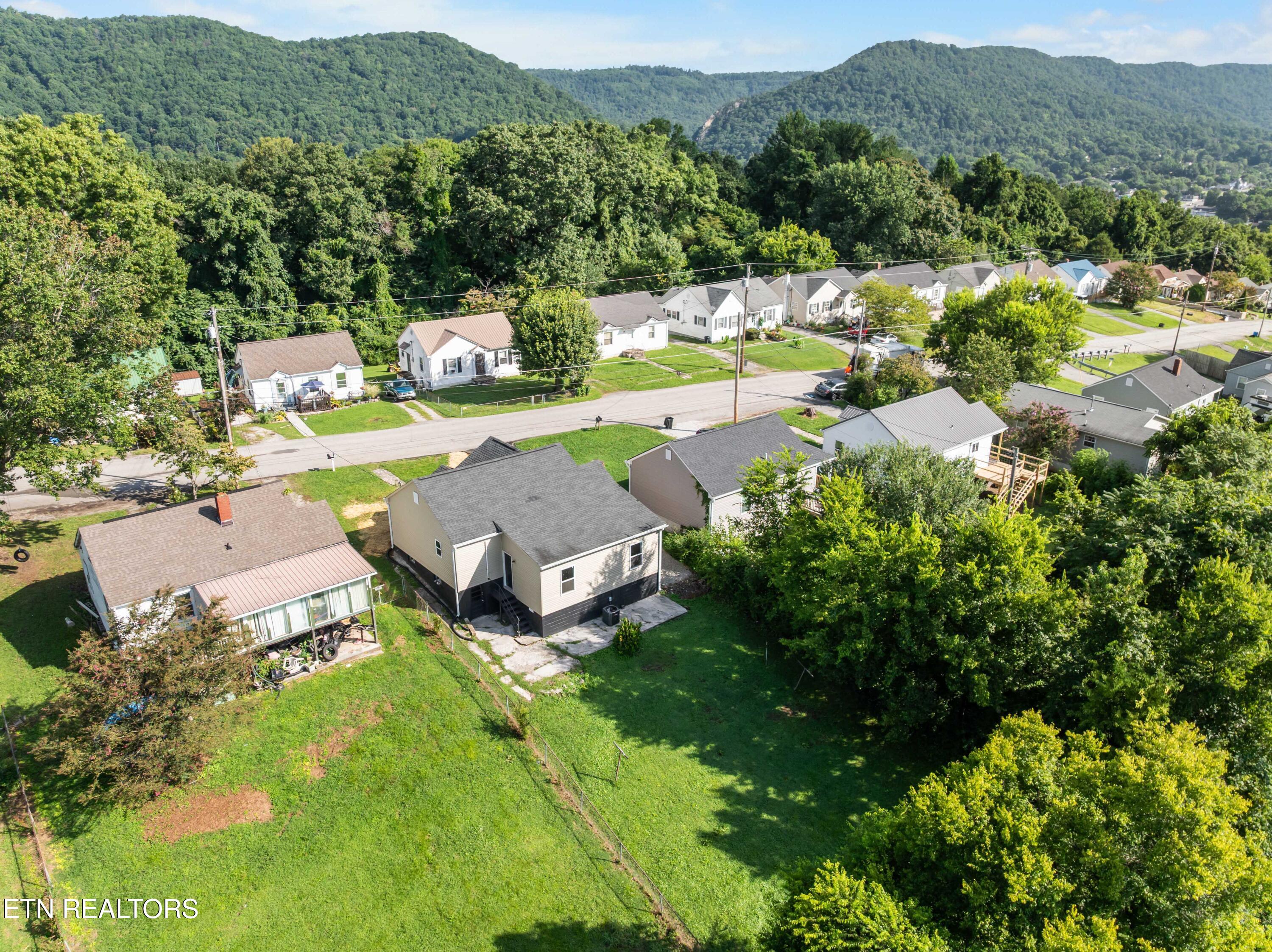 609 Rose Hill Drive Lafollette TN 37766