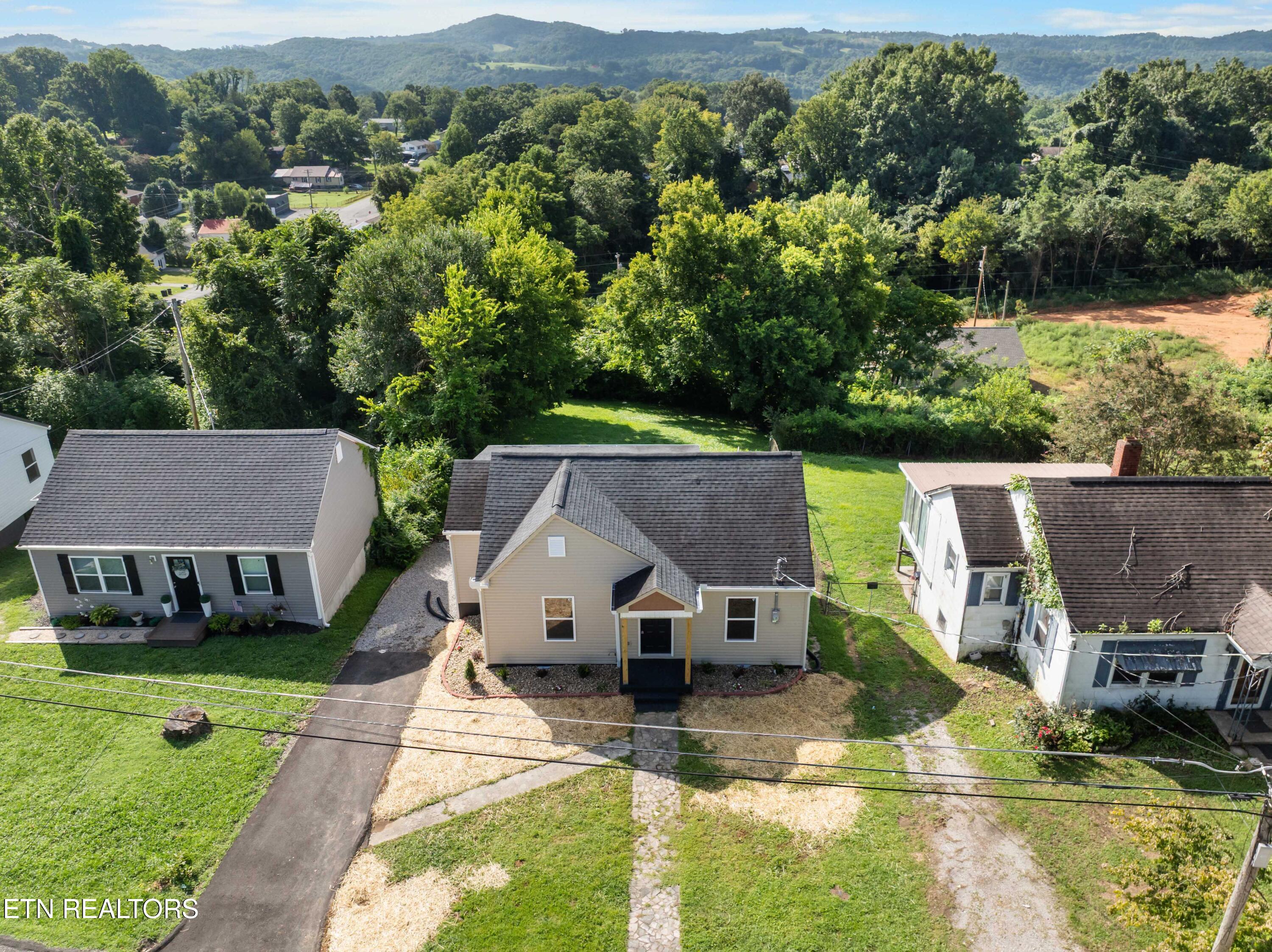 609 Rose Hill Drive Lafollette TN 37766