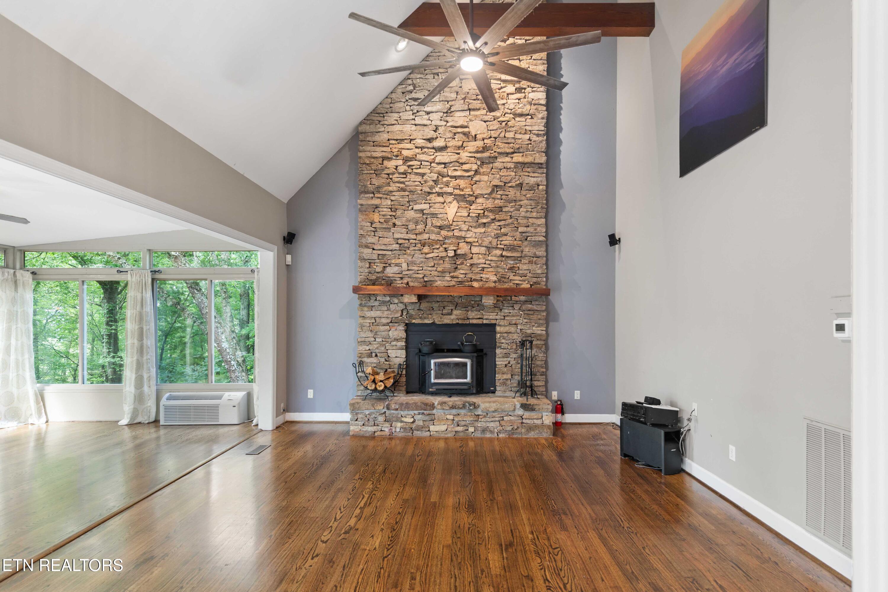 309 E Bullrun Valley Drive Heiskell TN 37754