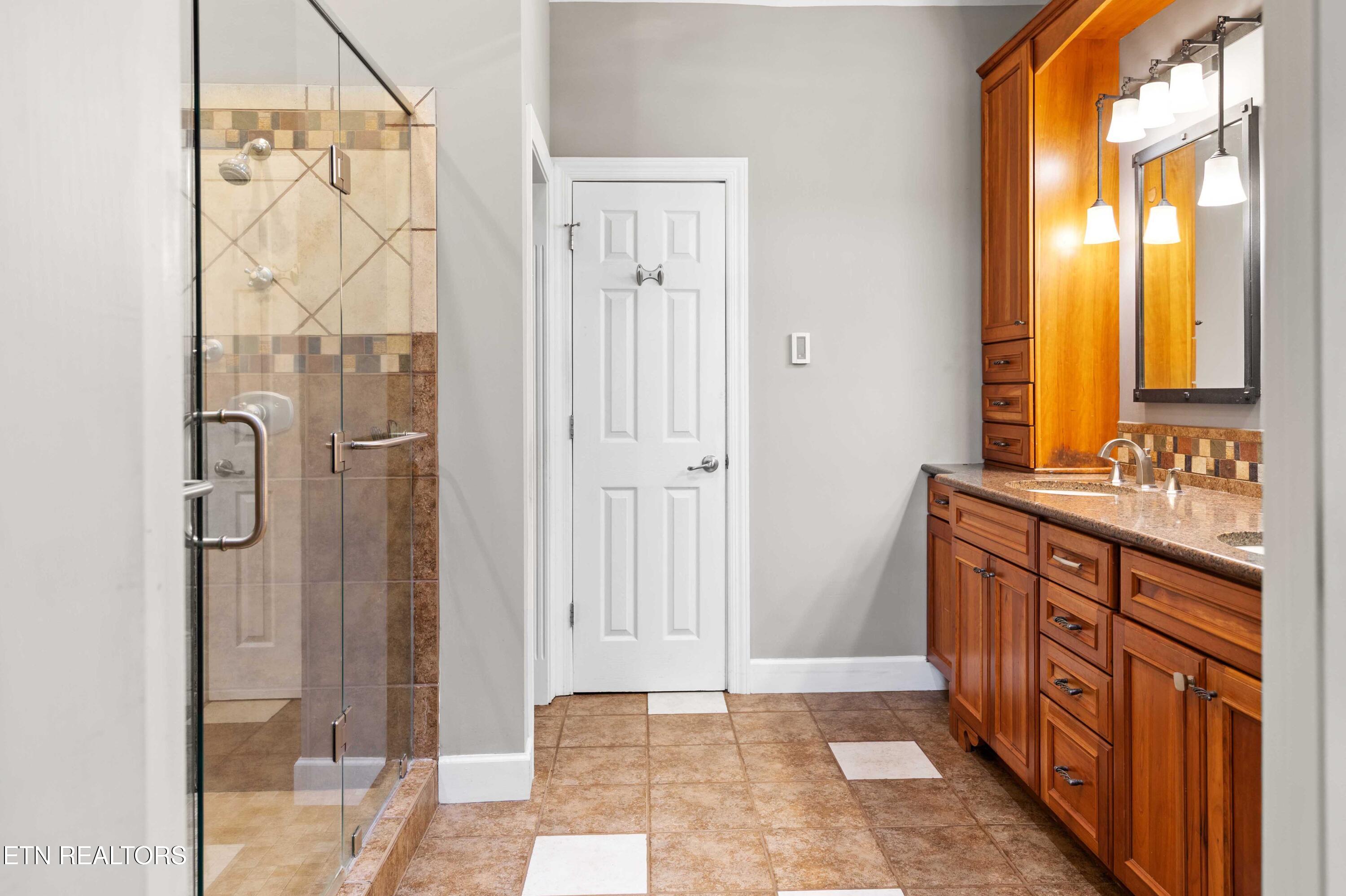 309 E Bullrun Valley Drive Heiskell TN 37754