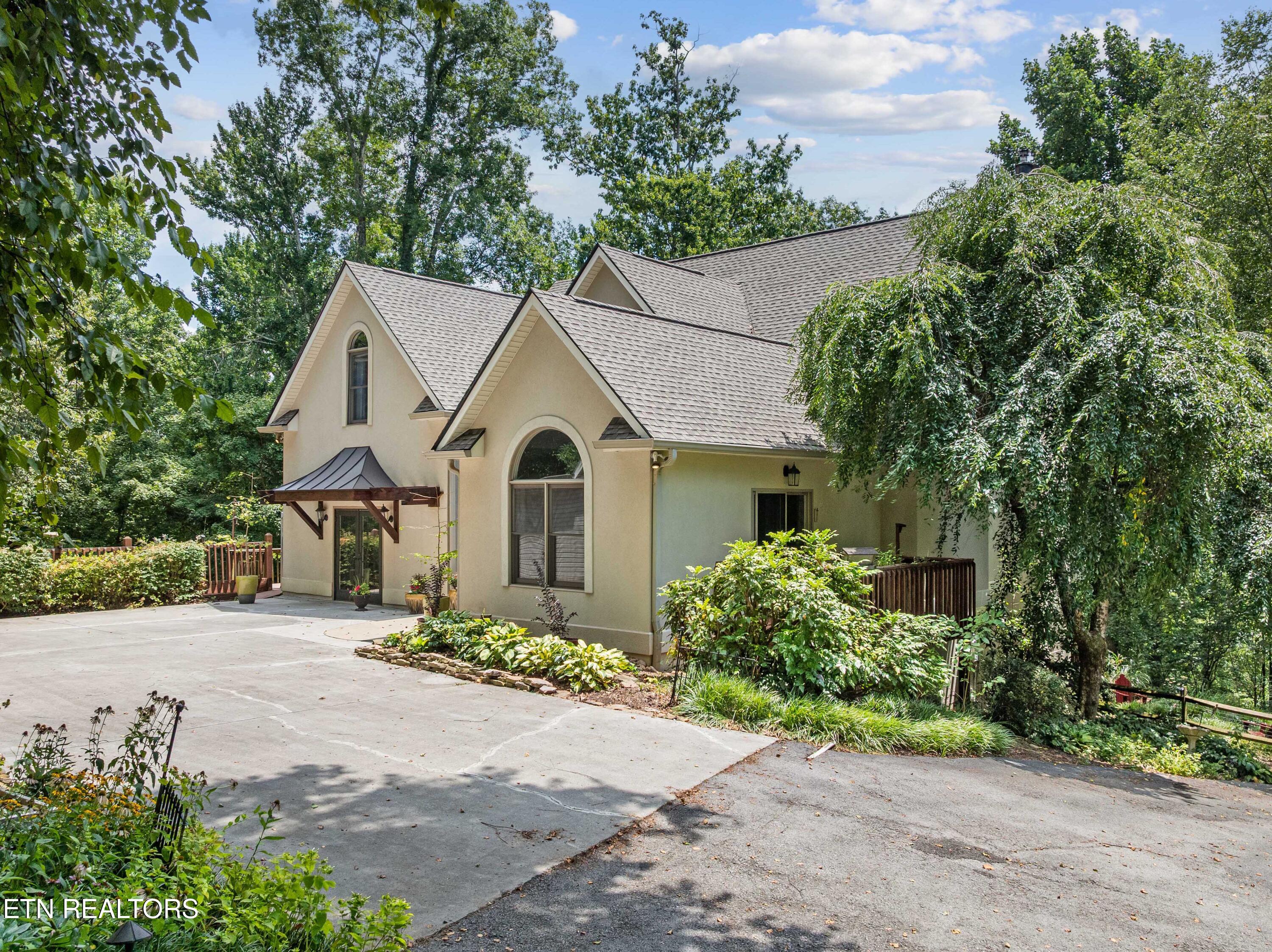 309 E Bullrun Valley Drive Heiskell TN 37754