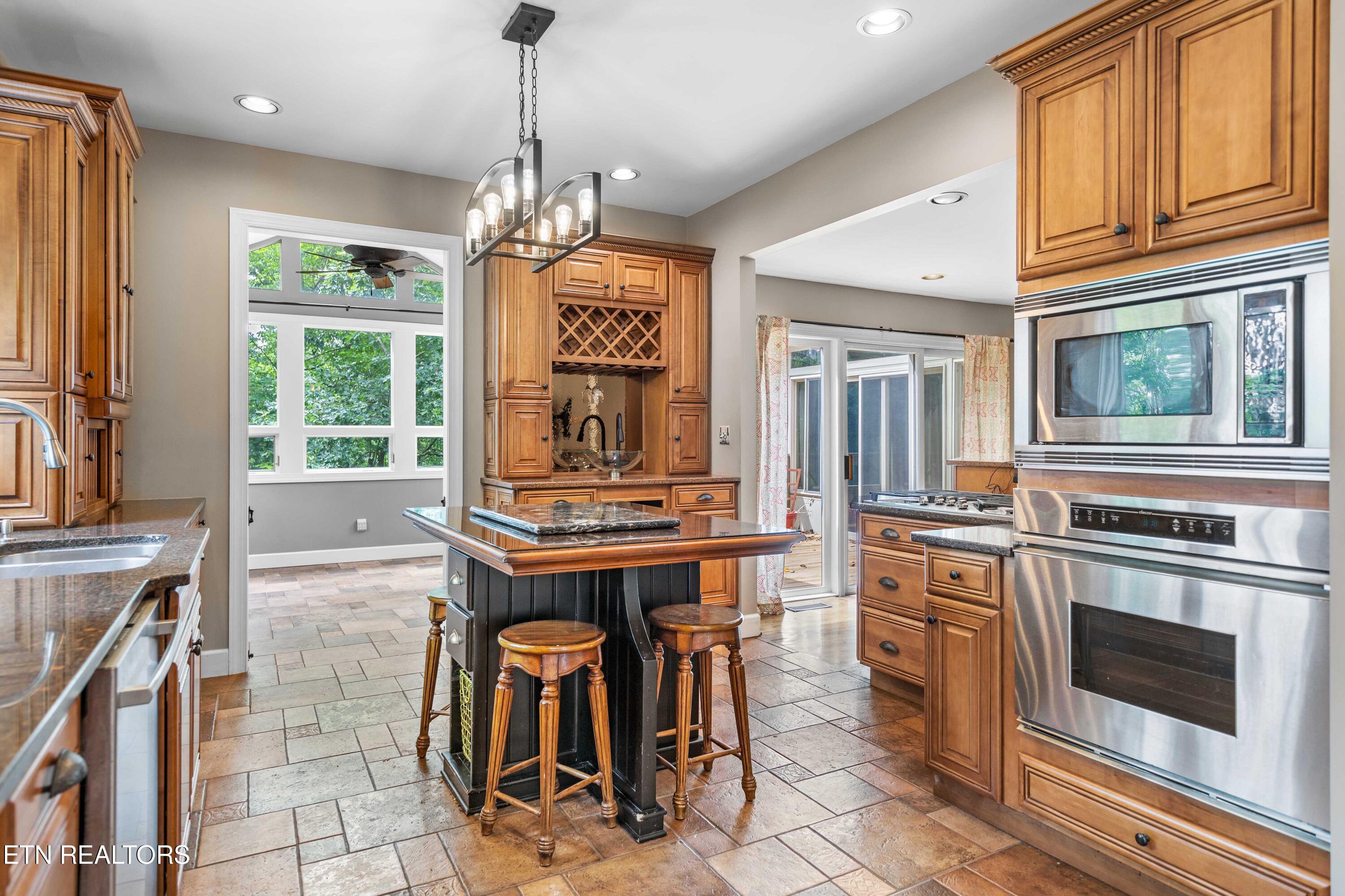 309 E Bullrun Valley Drive Heiskell TN 37754