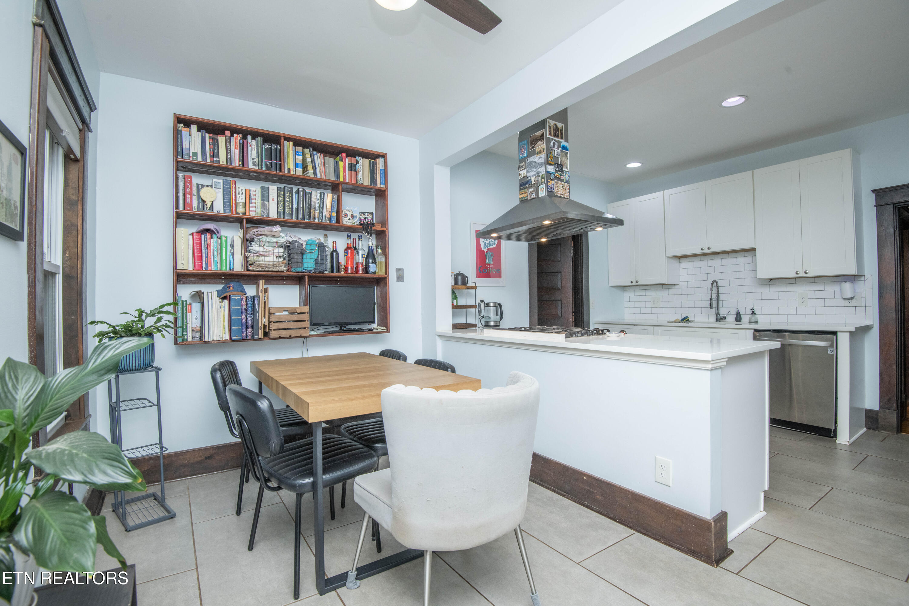 1137 Overton Place Knoxville TN 37917