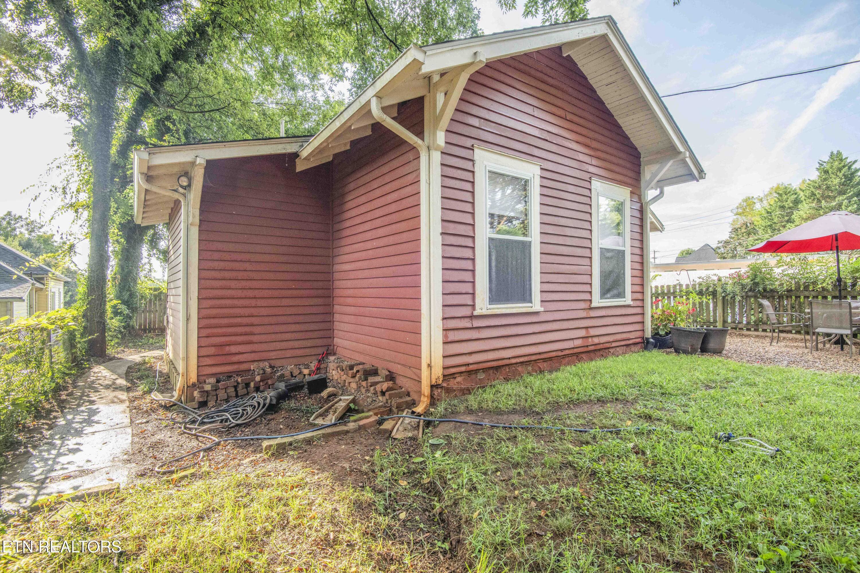 1137 Overton Place Knoxville TN 37917