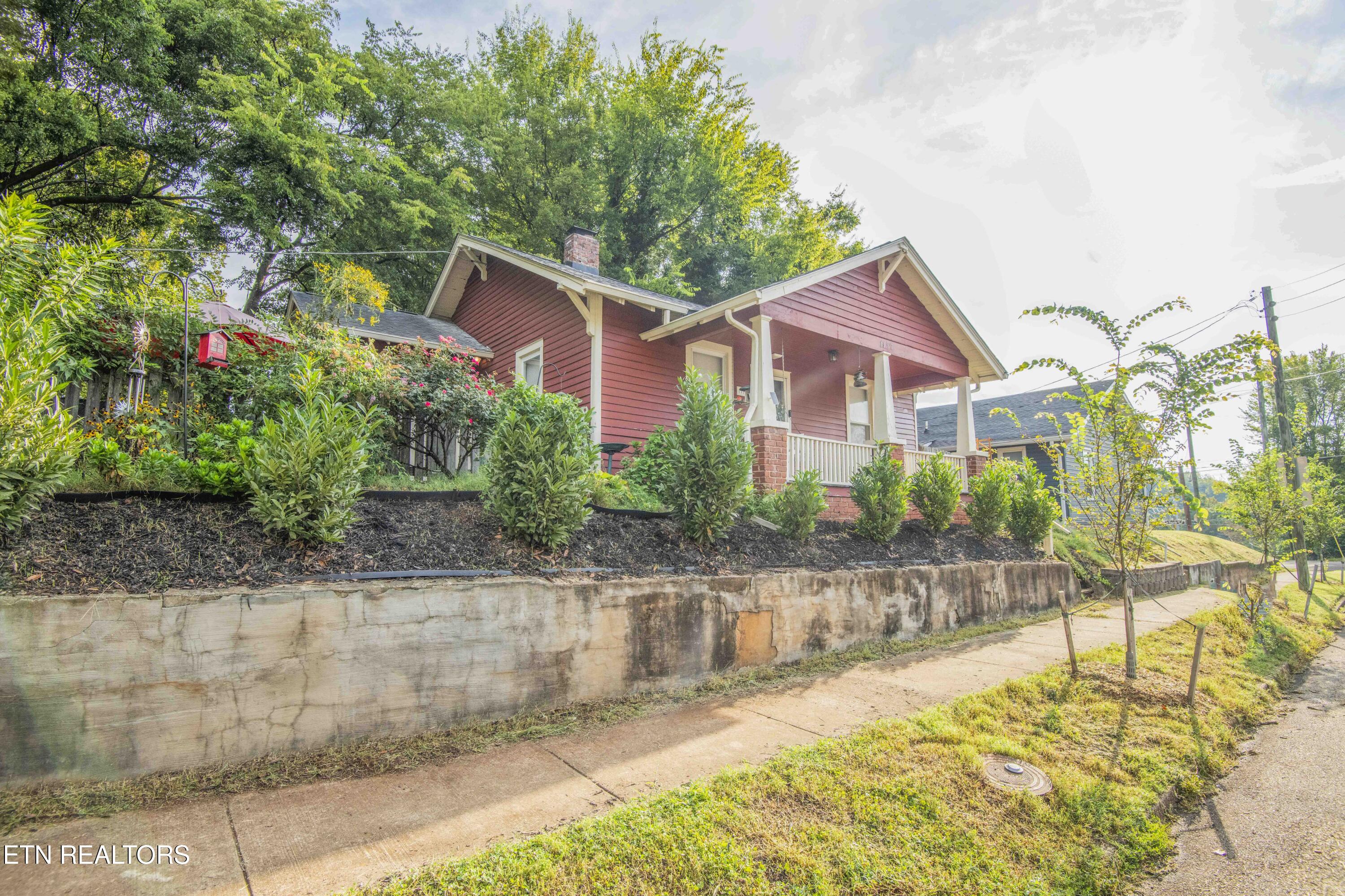1137 Overton Place Knoxville TN 37917
