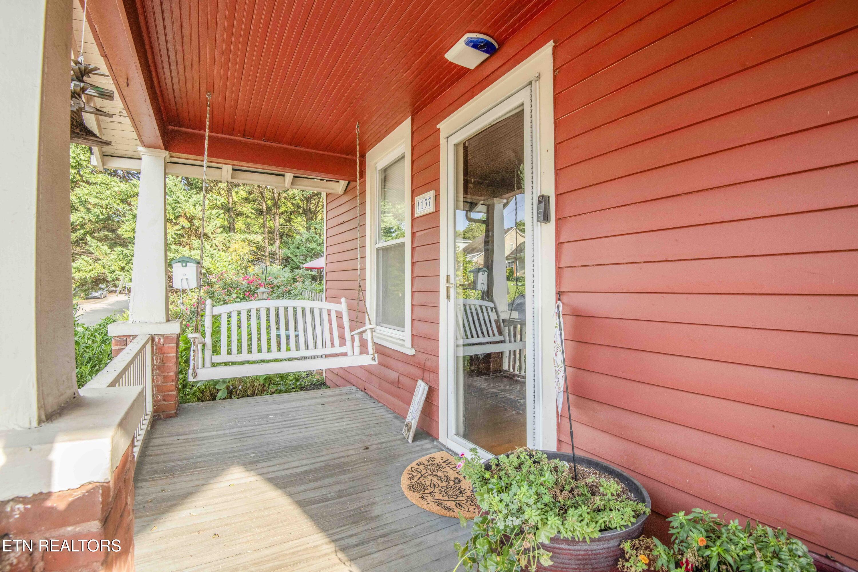 1137 Overton Place Knoxville TN 37917