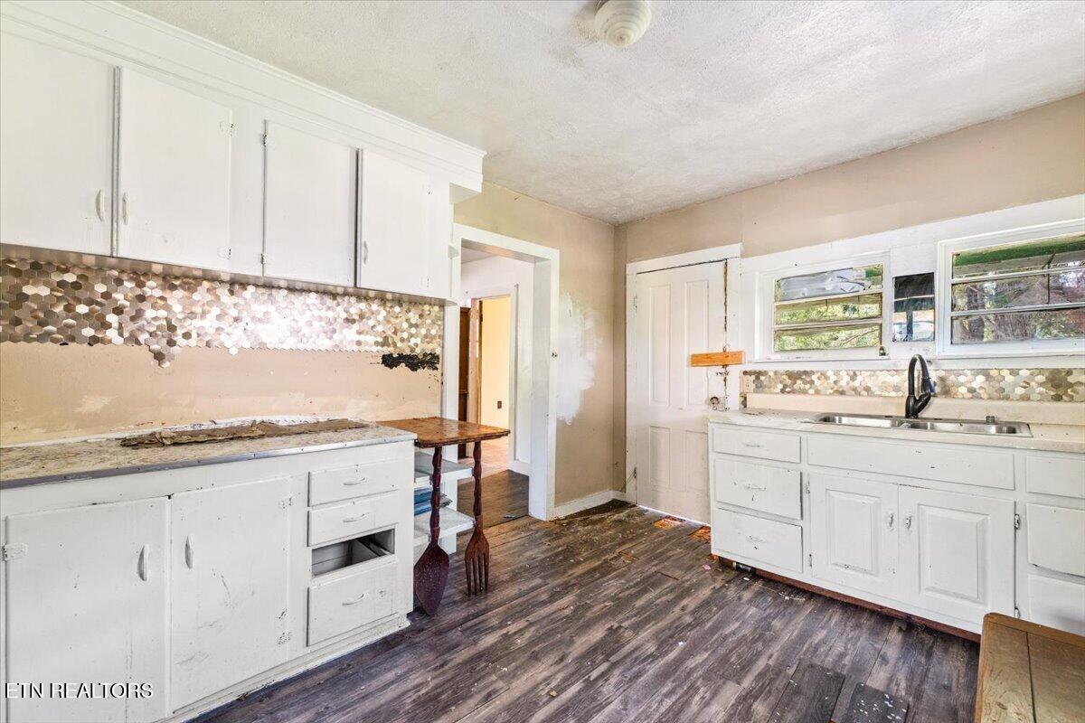 216 Pine Hollow Road Jacksboro TN 37757