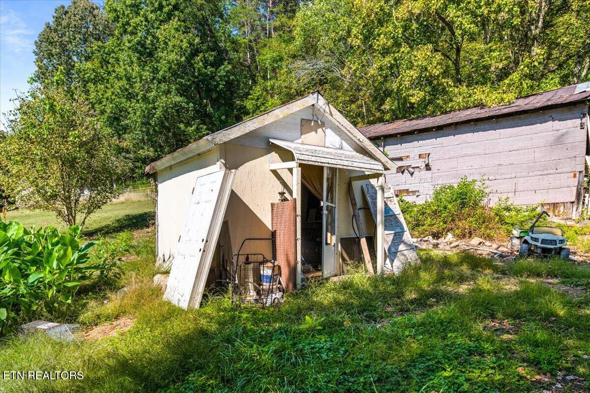216 Pine Hollow Road Jacksboro TN 37757