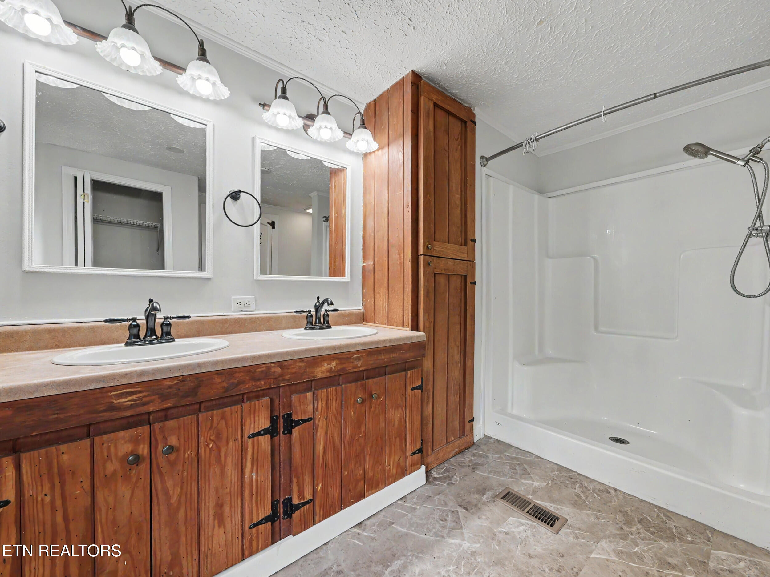 3670 Chilhowee Maryville TN 37803