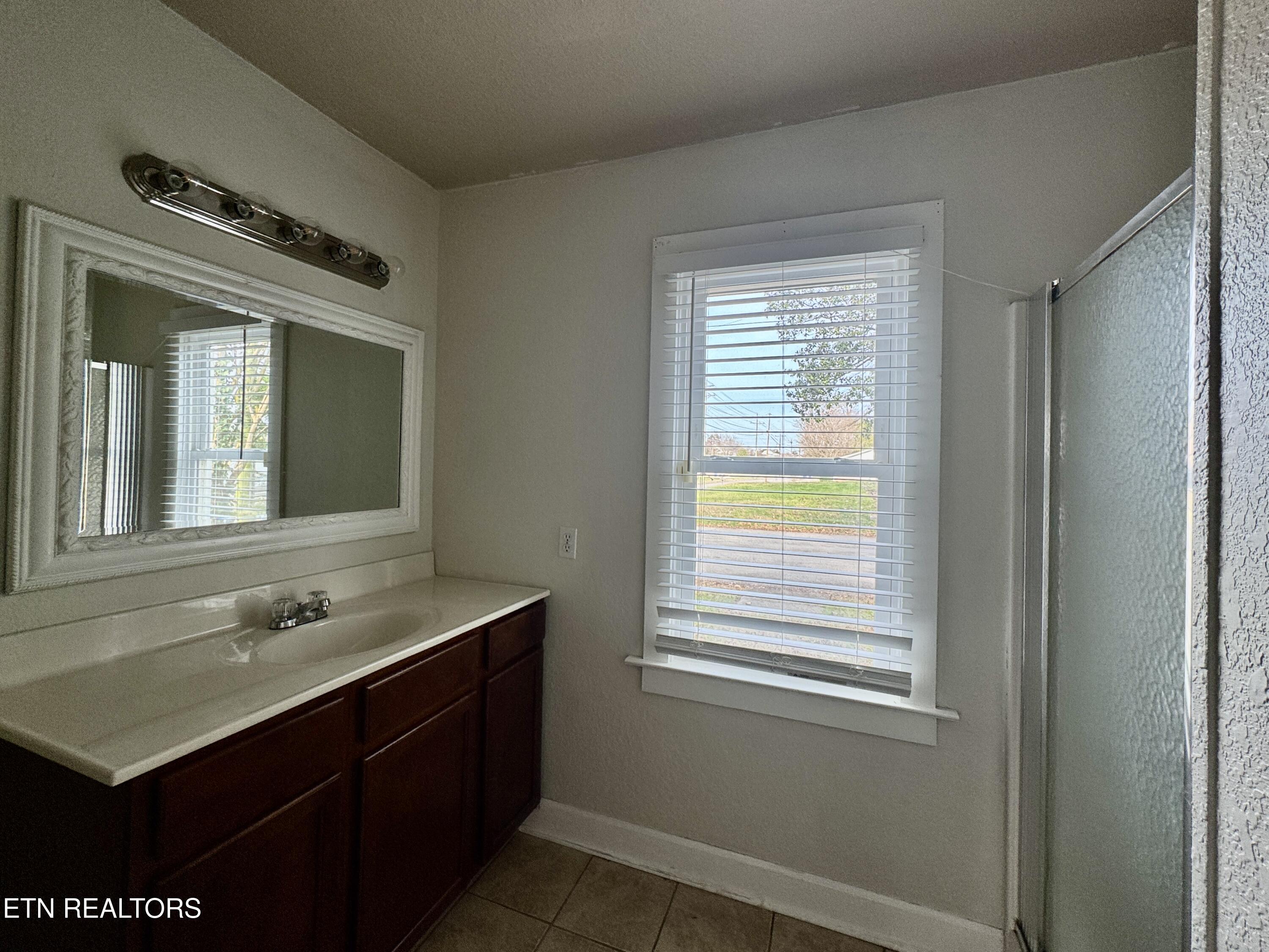 101 E Maire Avenue Clinton TN 37716