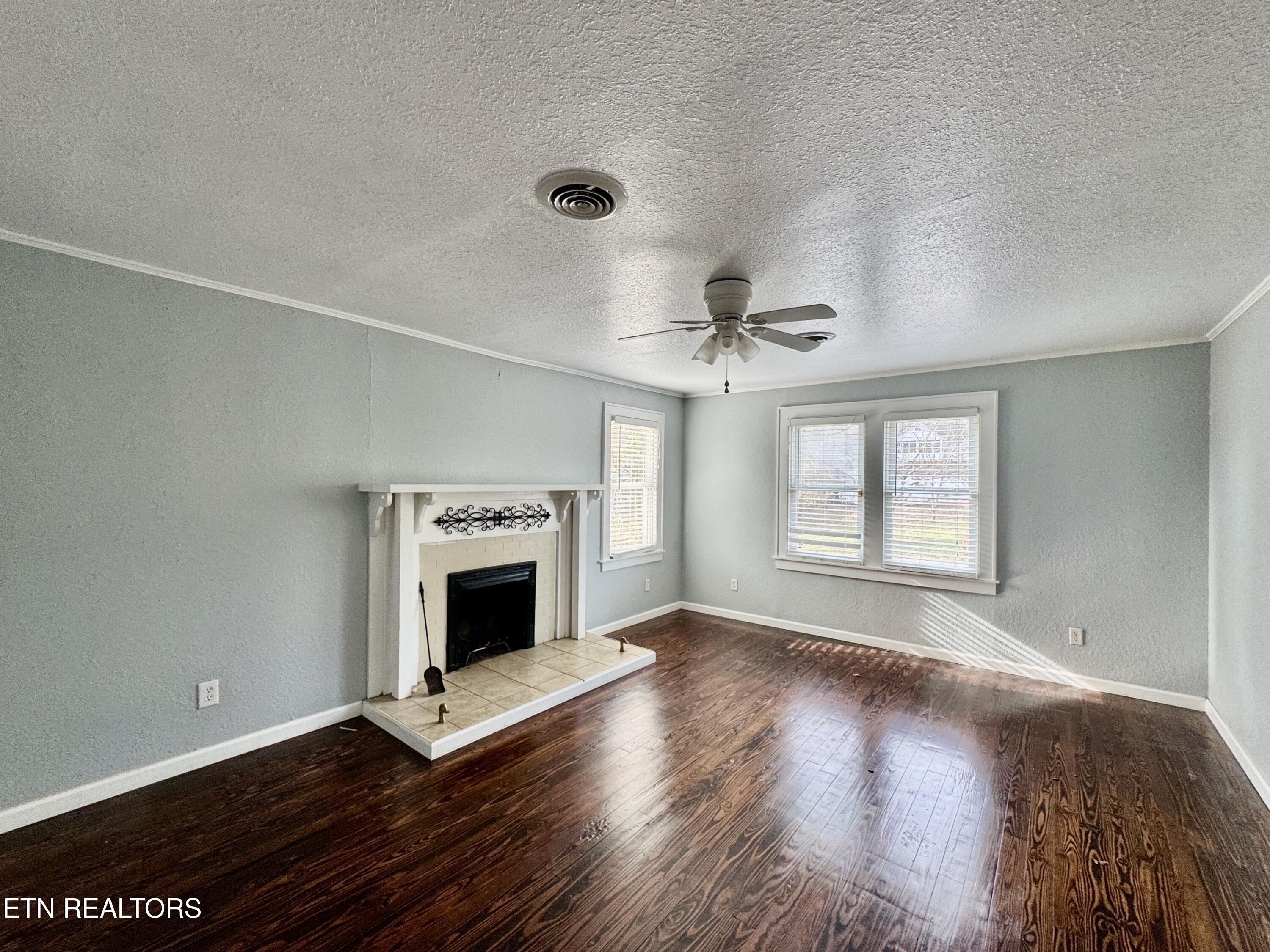 101 E Maire Avenue Clinton TN 37716