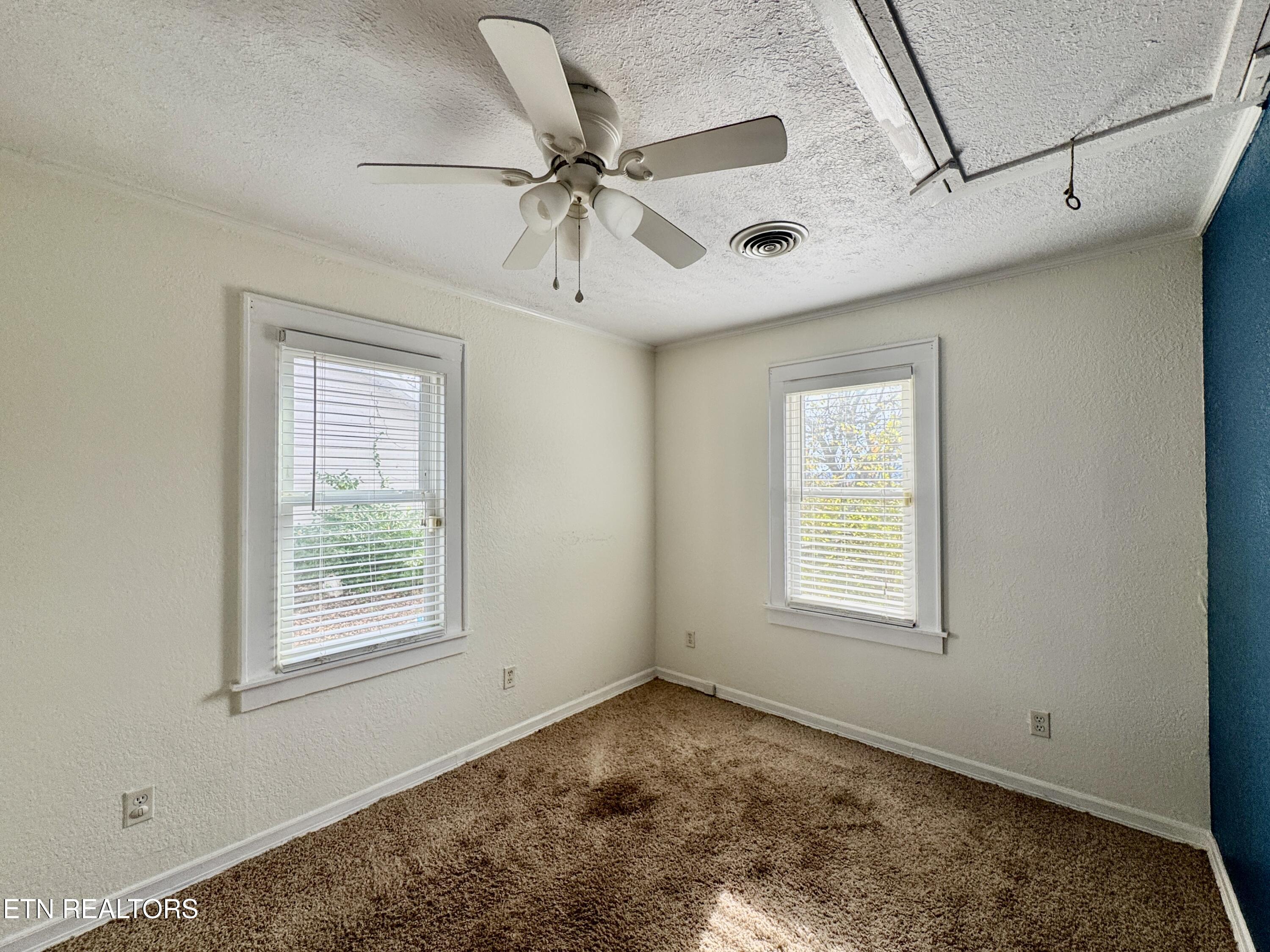 101 E Maire Avenue Clinton TN 37716