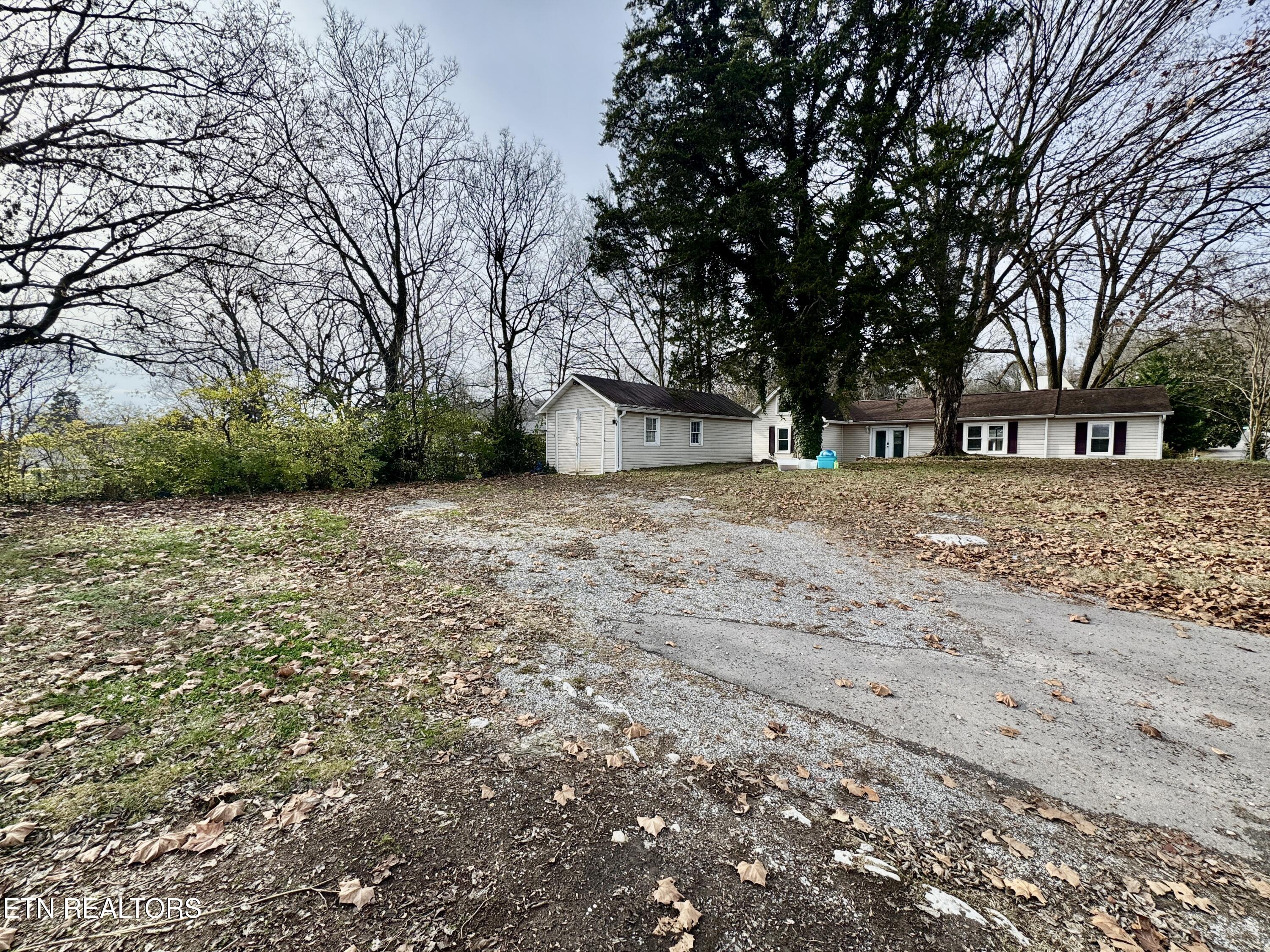 101 E Maire Avenue Clinton TN 37716