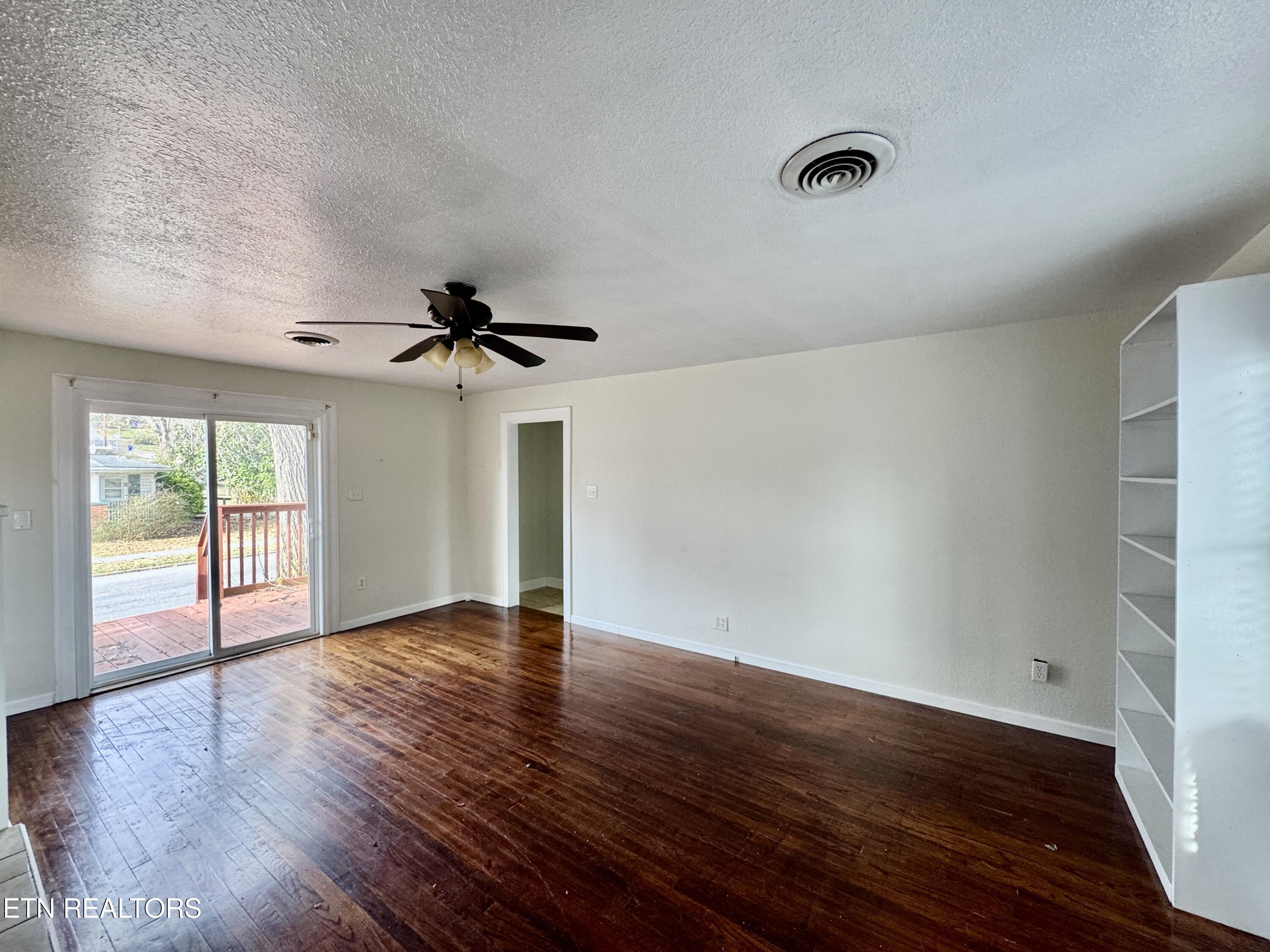 101 E Maire Avenue Clinton TN 37716