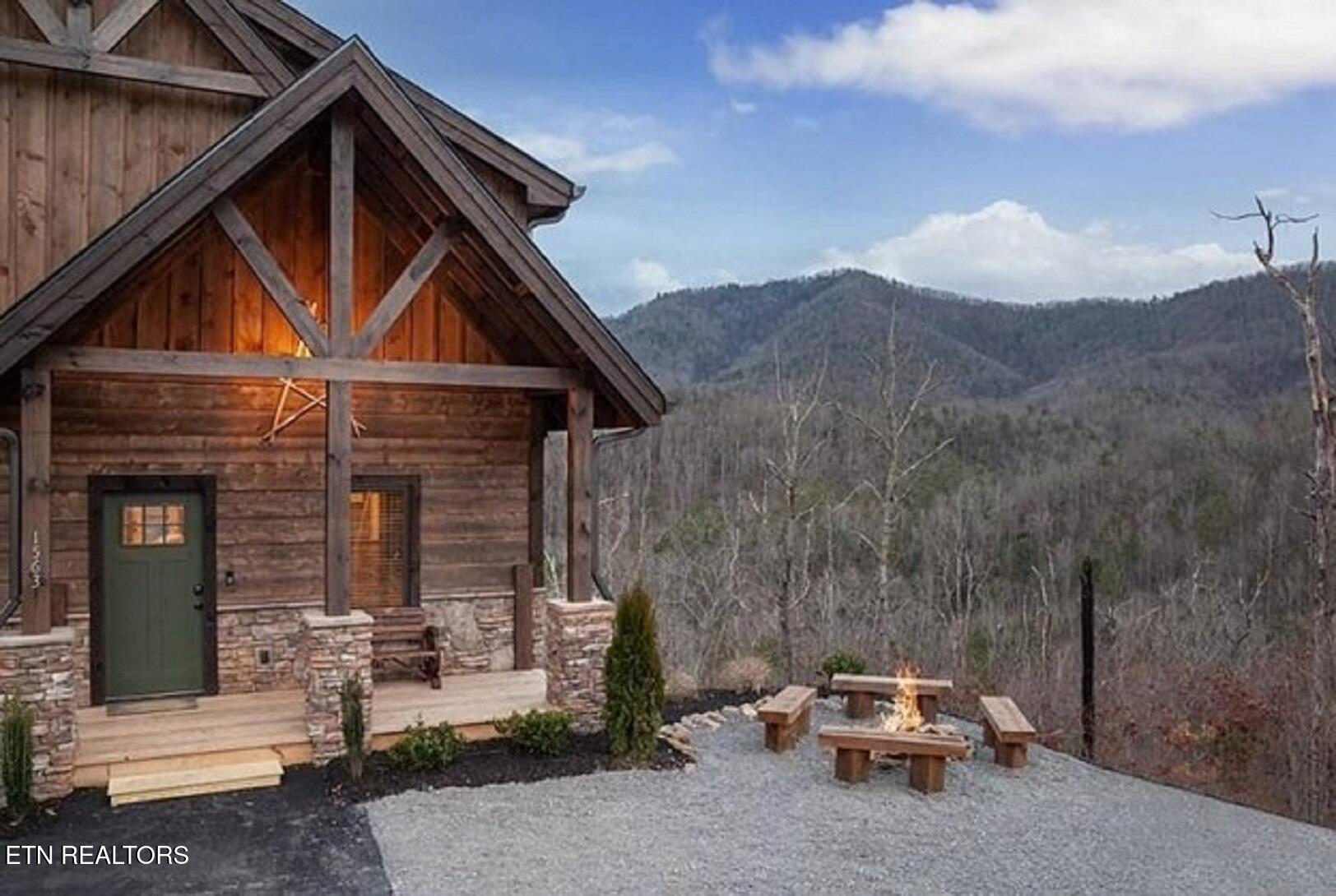 1563 Mountain Dreams Way Sevierville TN 37862