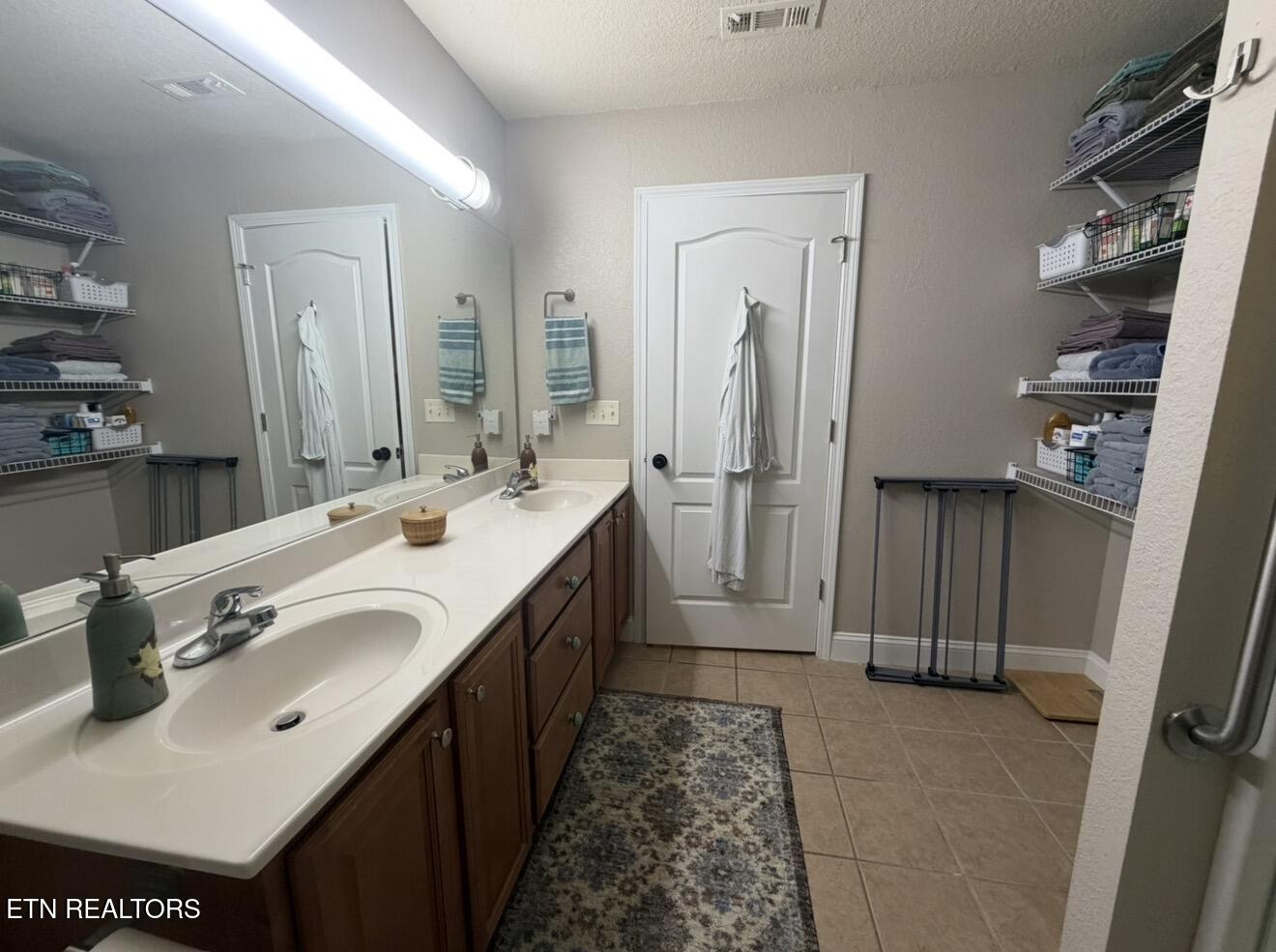 2449 Oakview Lane Sevierville TN 37876