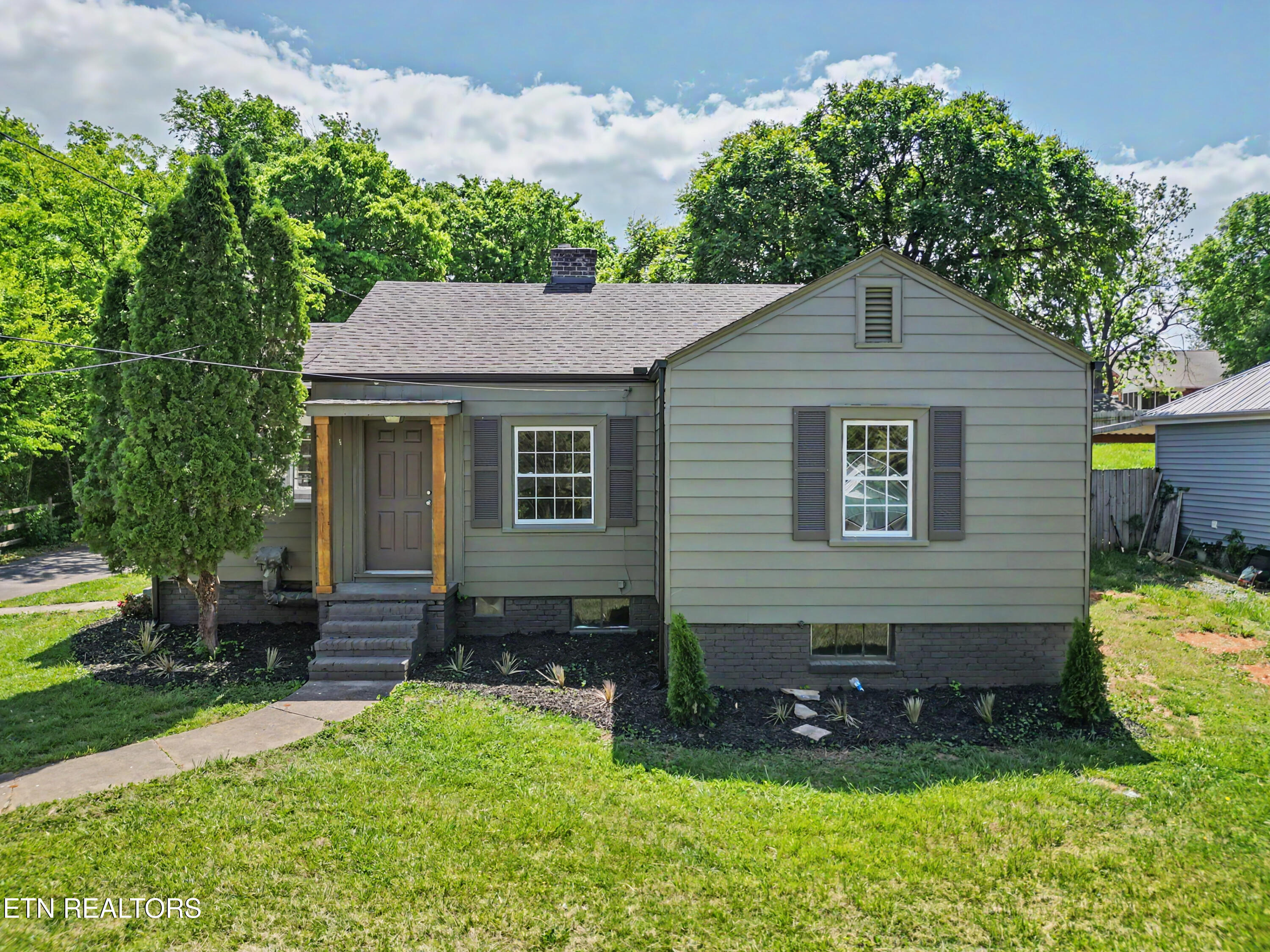 1412 Forest Avenue Maryville TN 37804