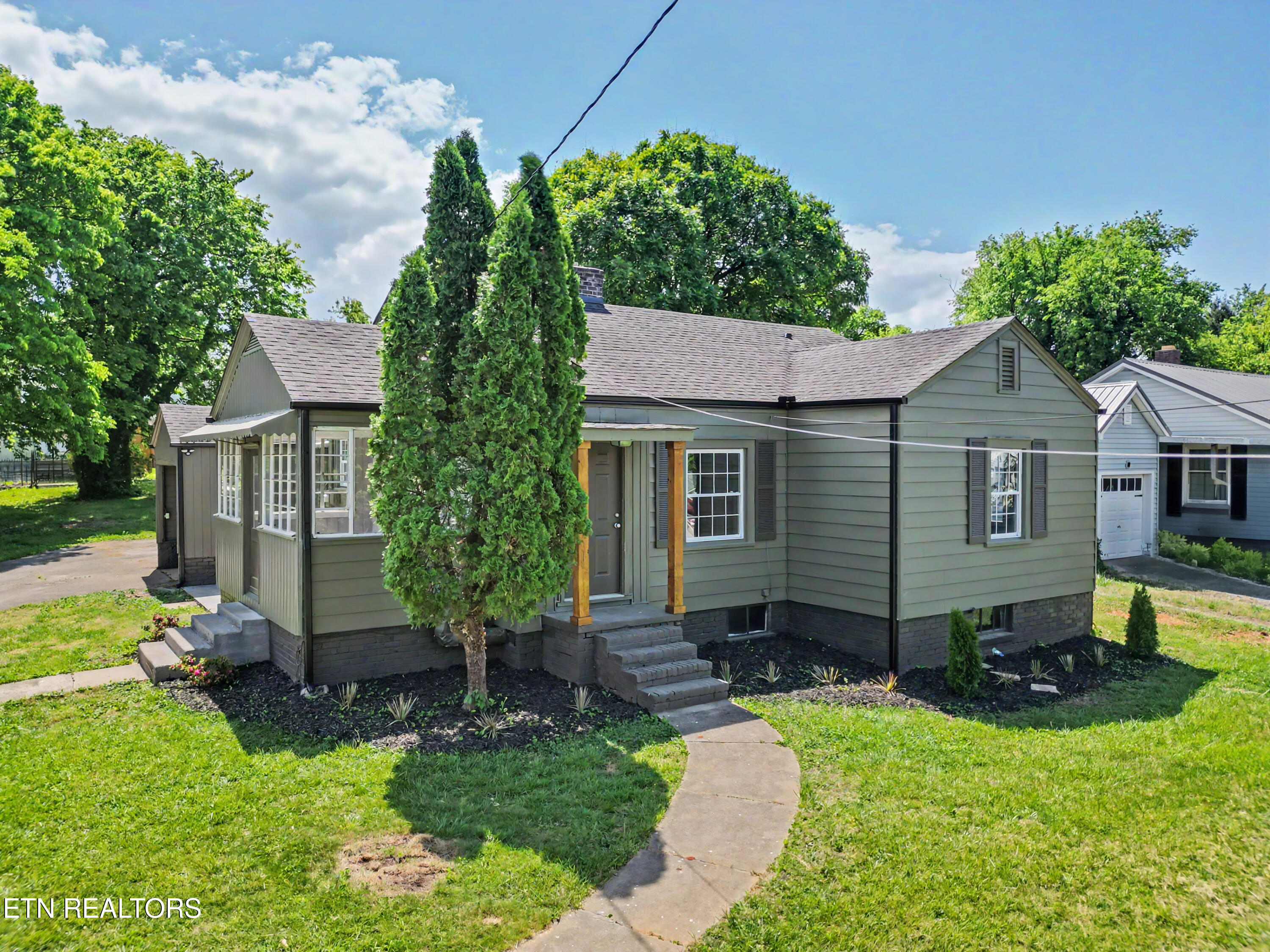 1412 Forest Avenue Maryville TN 37804