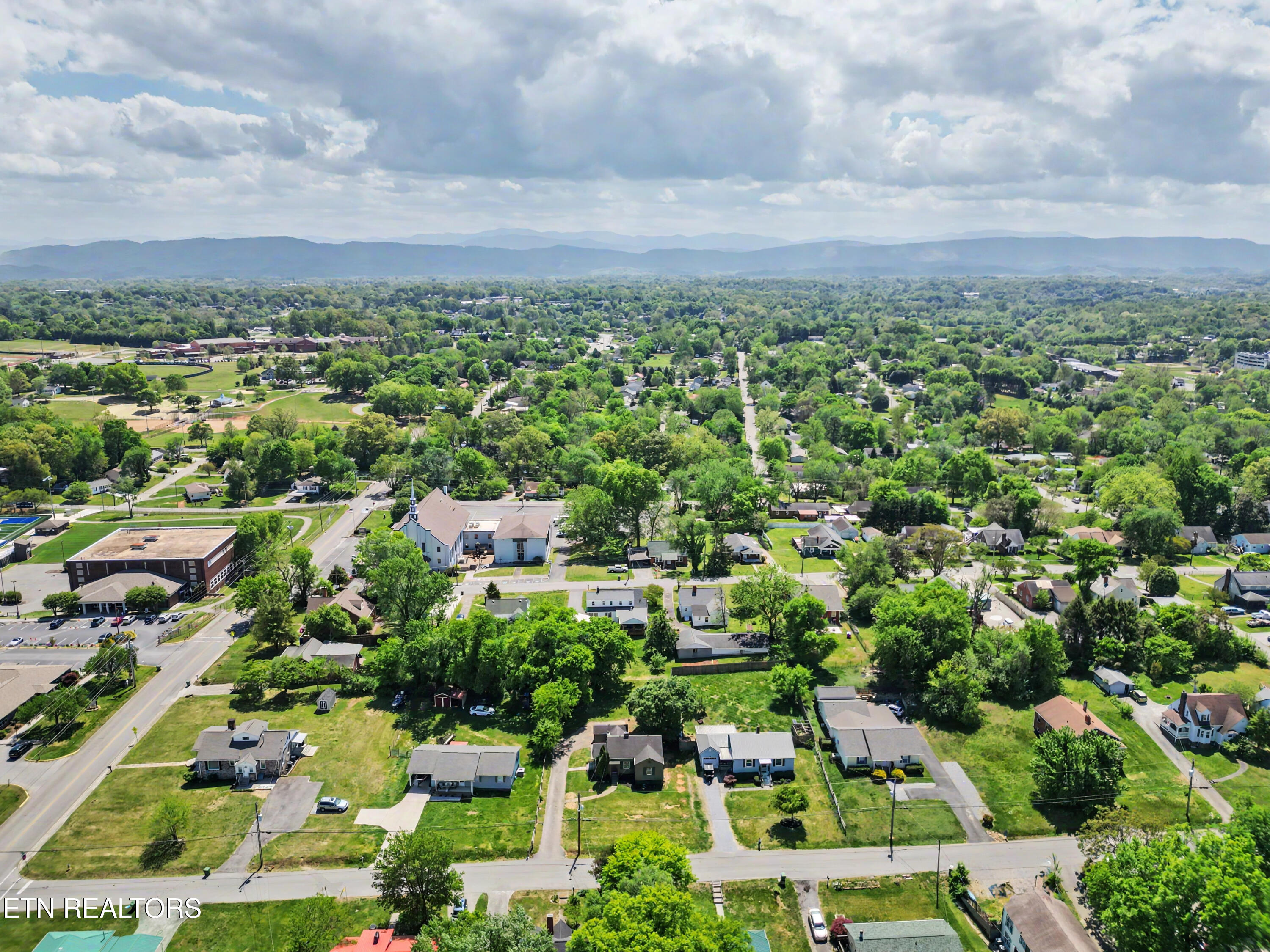 1412 Forest Avenue Maryville TN 37804