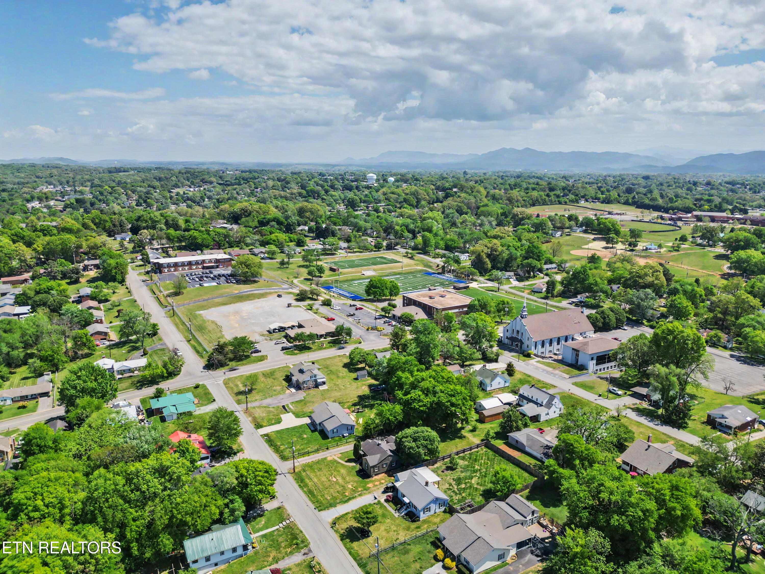 1412 Forest Avenue Maryville TN 37804
