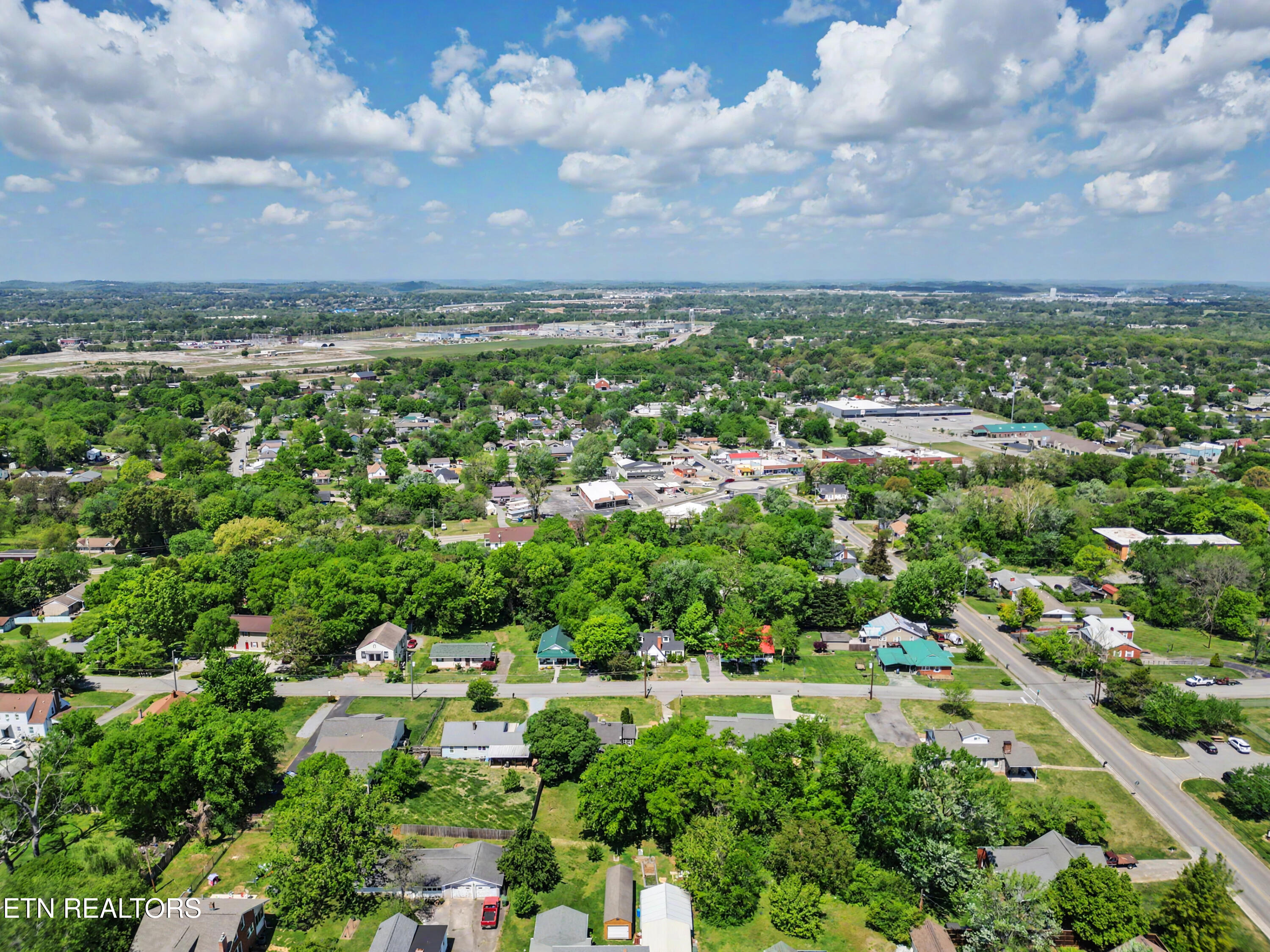 1412 Forest Avenue Maryville TN 37804